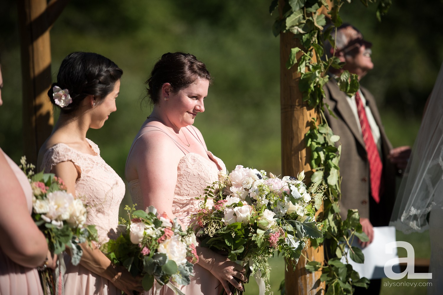 Eugene-Outdoor-Wedding-Photography-Christmas-Tree-Farm_0054.jpg