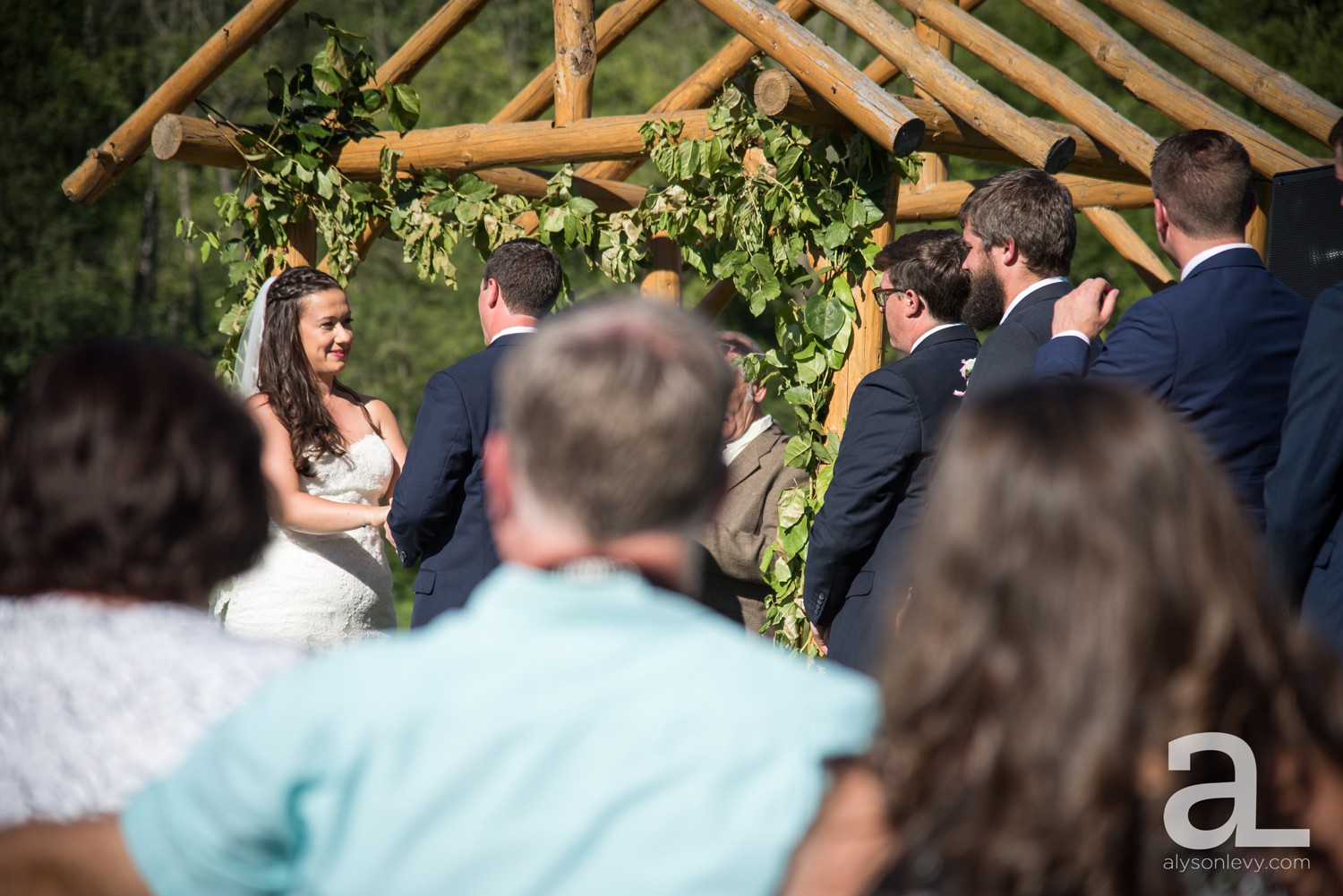Eugene-Outdoor-Wedding-Photography-Christmas-Tree-Farm_0056.jpg