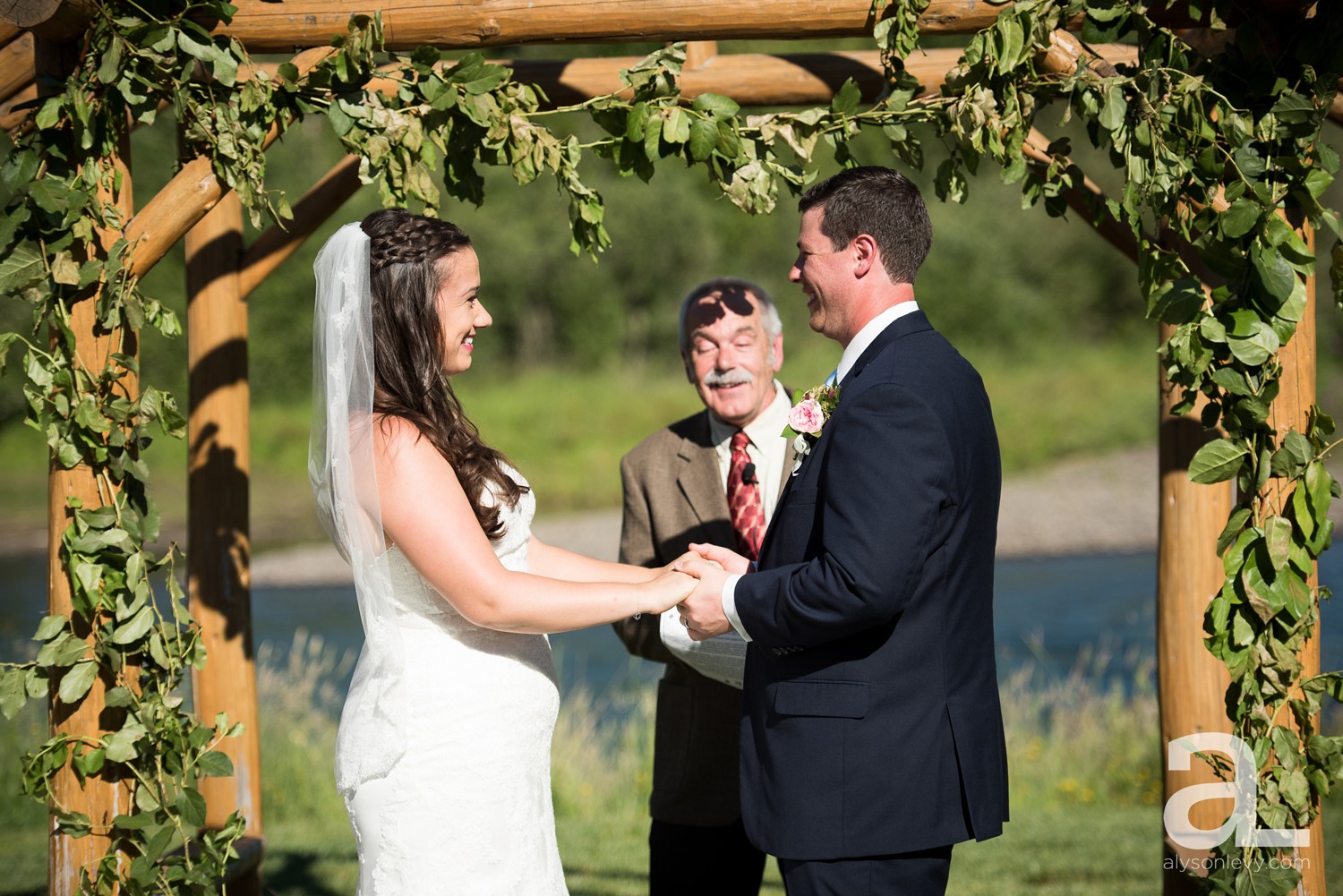 Eugene-Outdoor-Wedding-Photography-Christmas-Tree-Farm_0060.jpg