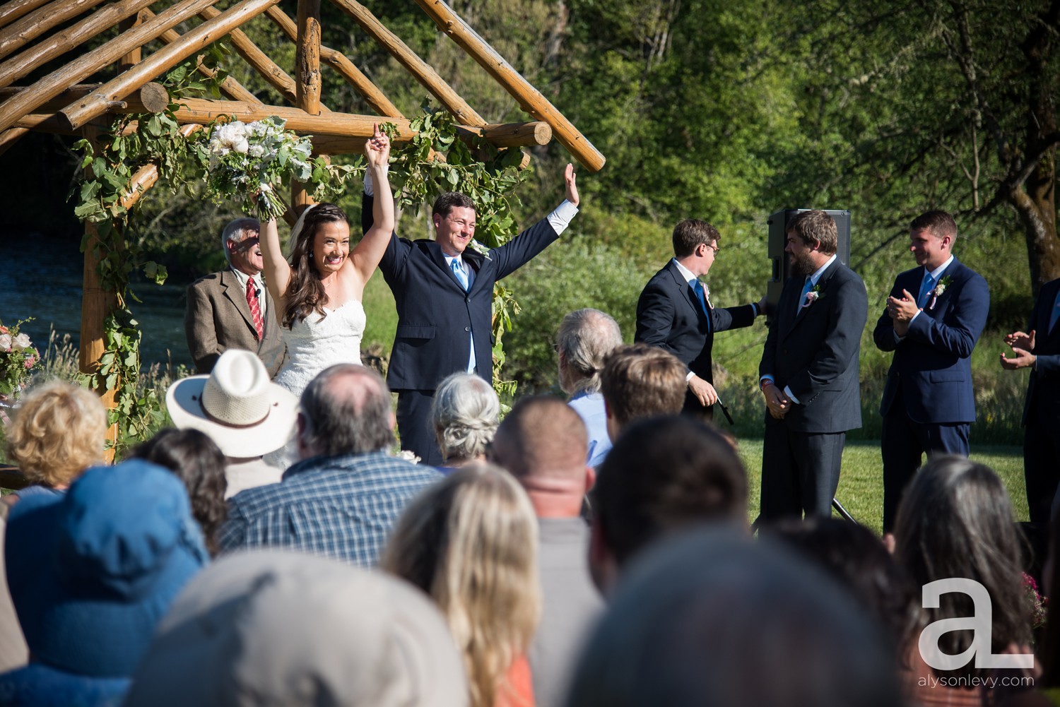 Eugene-Outdoor-Wedding-Photography-Christmas-Tree-Farm_0062.jpg