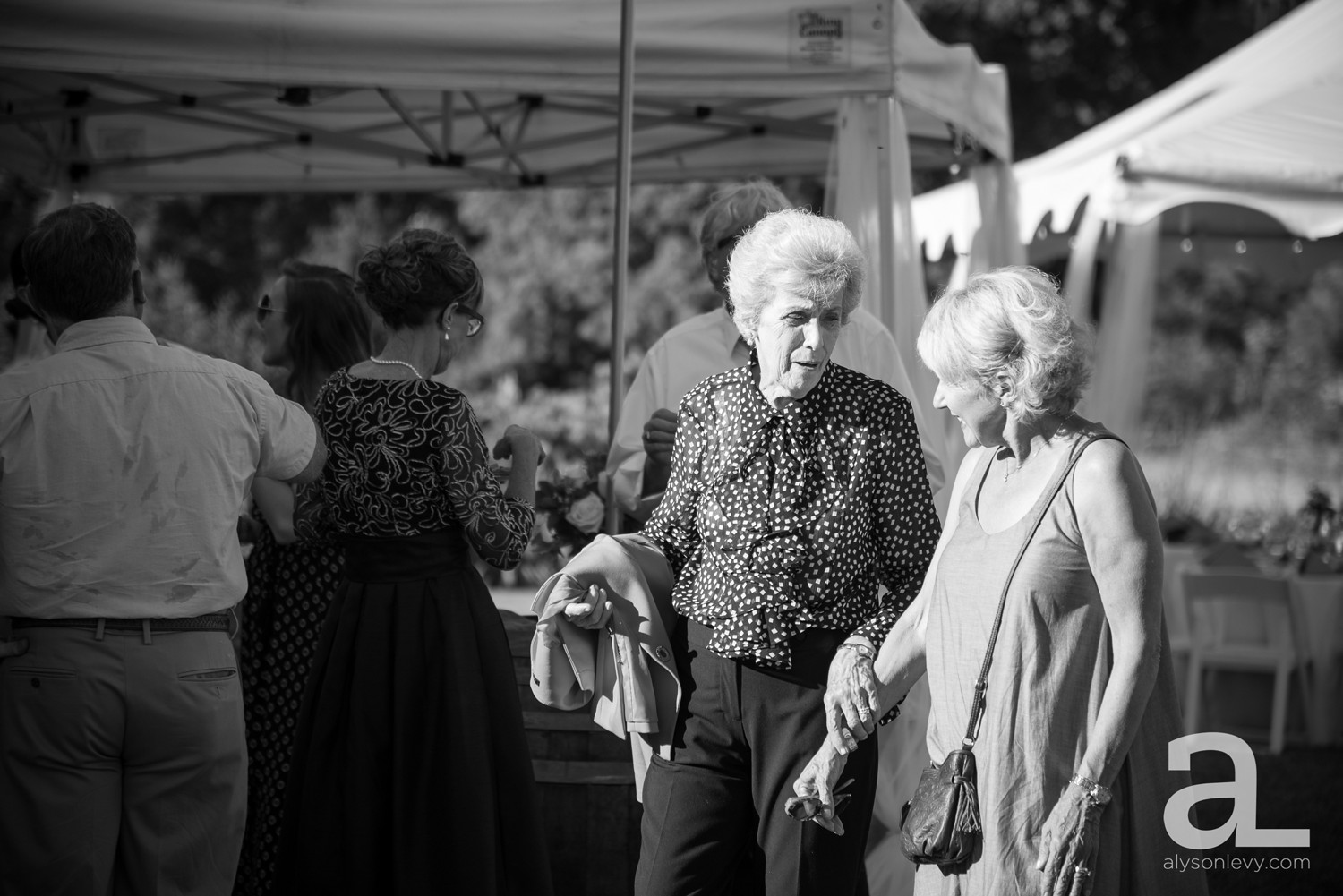 Eugene-Outdoor-Wedding-Photography-Christmas-Tree-Farm_0068.jpg