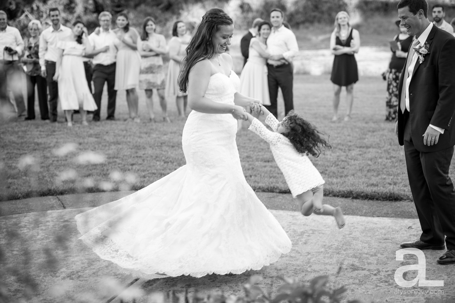 Eugene-Outdoor-Wedding-Photography-Christmas-Tree-Farm_0100.jpg