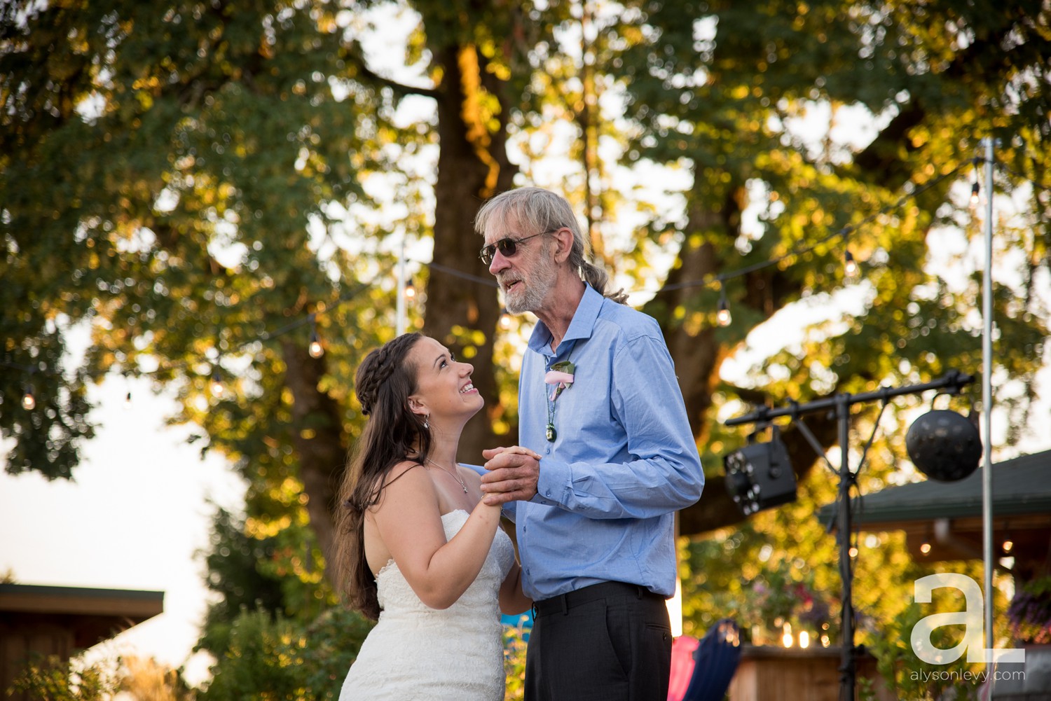 Eugene-Outdoor-Wedding-Photography-Christmas-Tree-Farm_0099.jpg