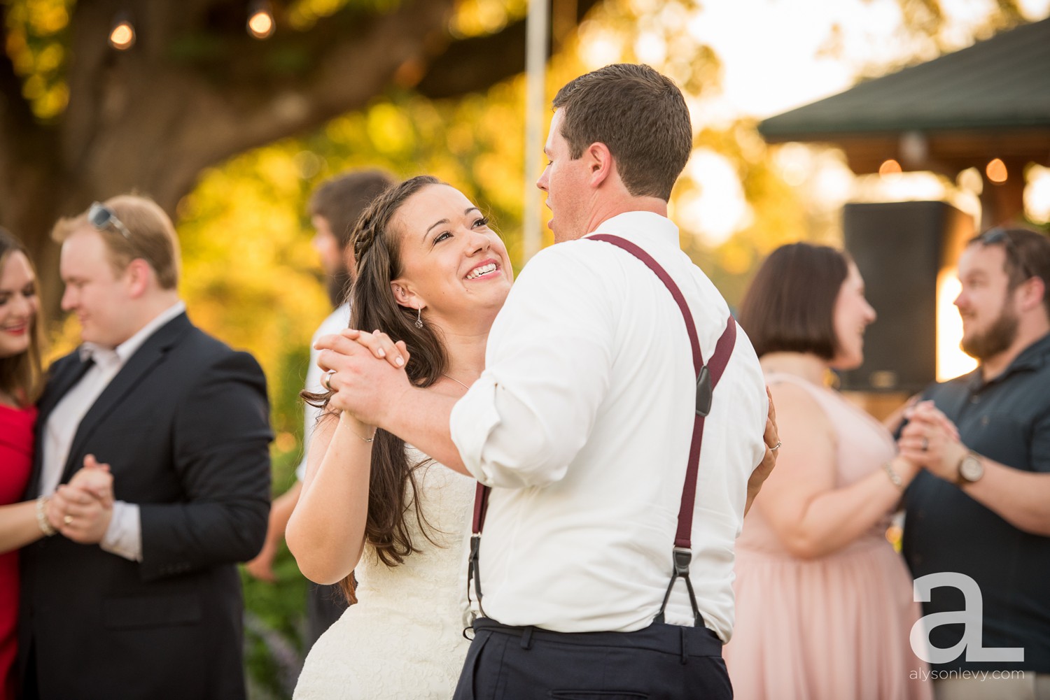 Eugene-Outdoor-Wedding-Photography-Christmas-Tree-Farm_0103.jpg