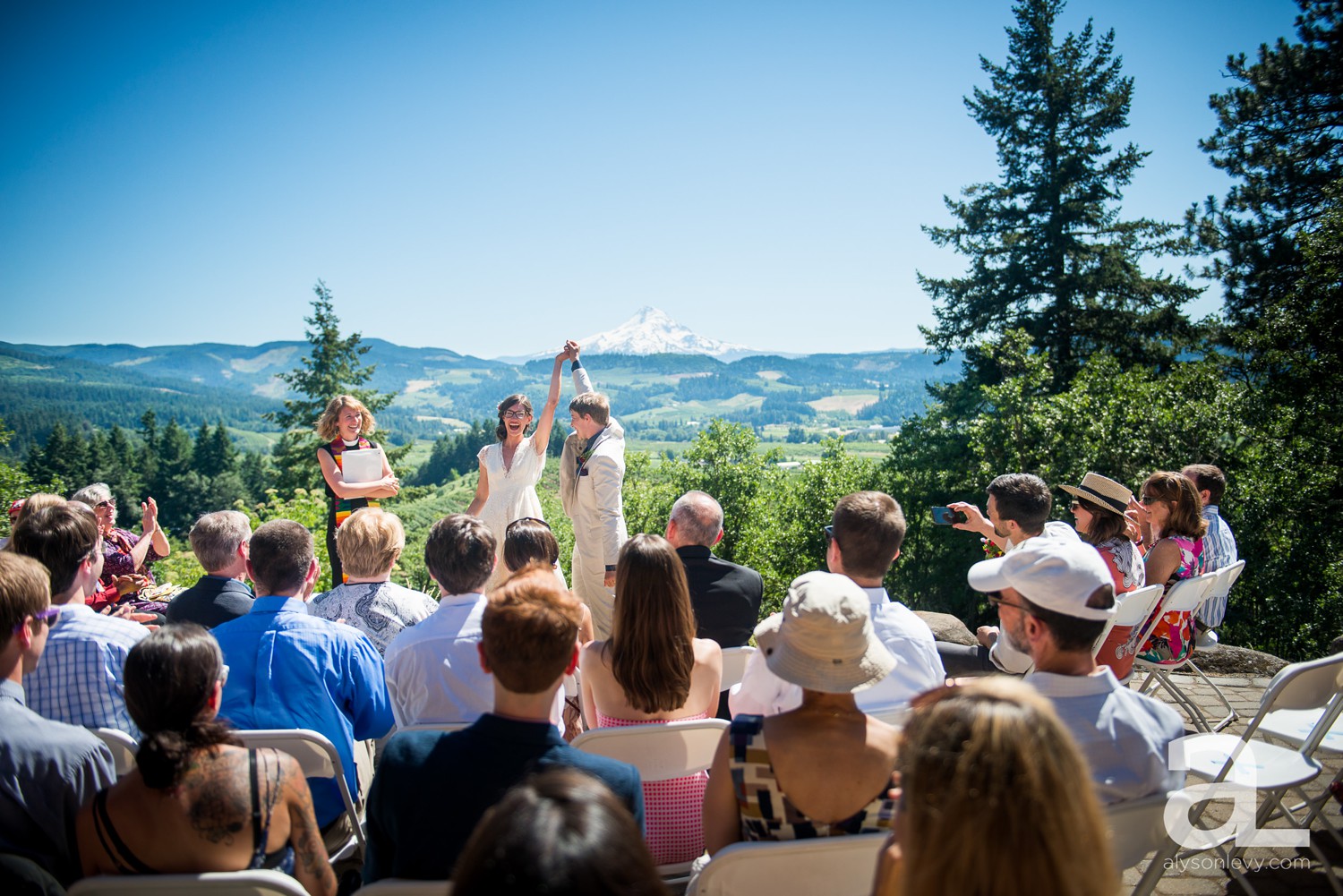 Mt-Hood-Oregon-Wedding-Photography-Crag-Rat-Hut-Hood-River_0044.jpg
