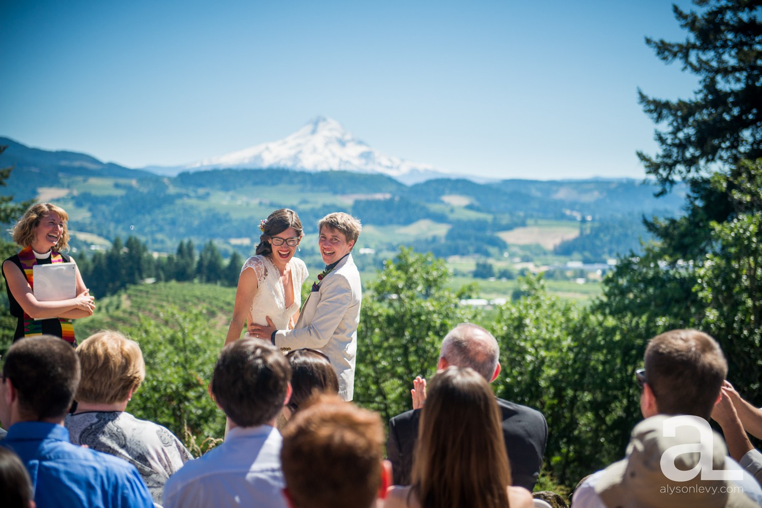 Mt-Hood-Oregon-Wedding-Photography-Crag-Rat-Hut-Hood-River_0043.jpg