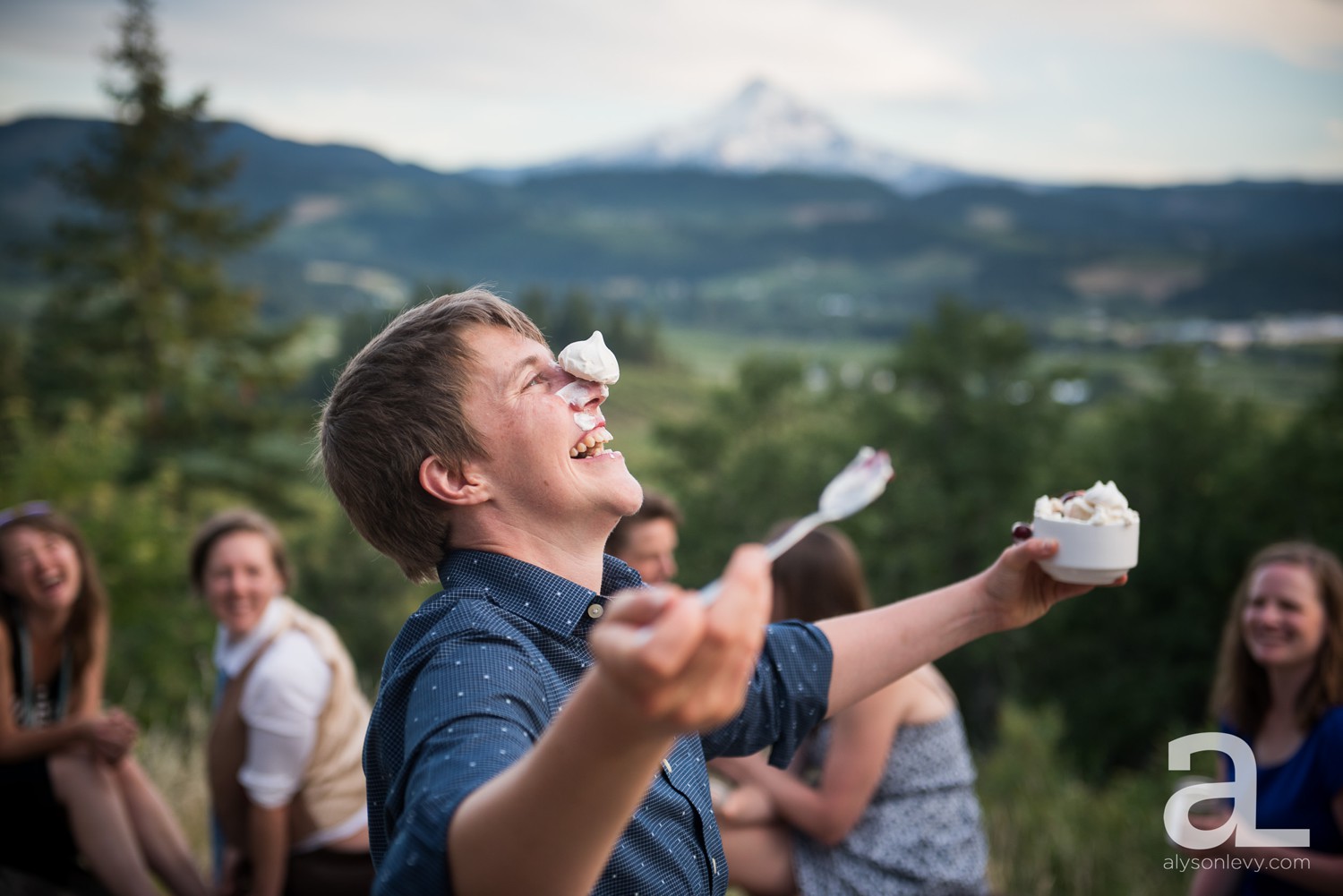 Mt-Hood-Oregon-Wedding-Photography-Crag-Rat-Hut-Hood-River_0096.jpg