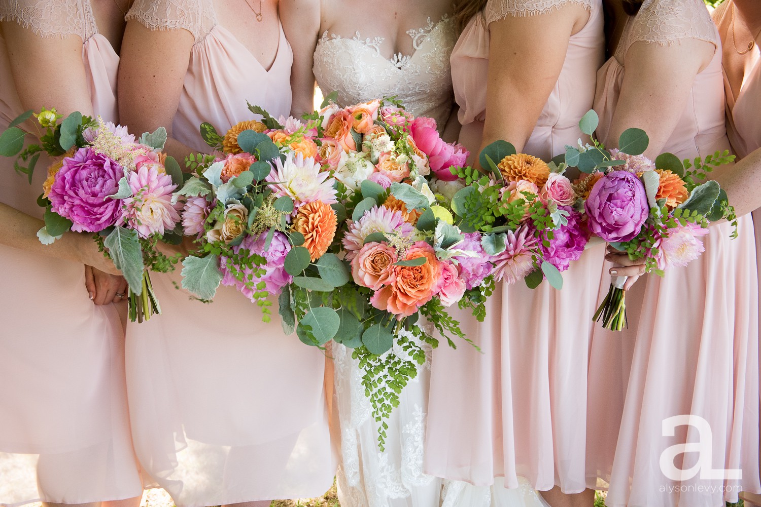 Tin-Roof-Barn-Wedding-Photography-White-Salmon-Washington_0041.jpg