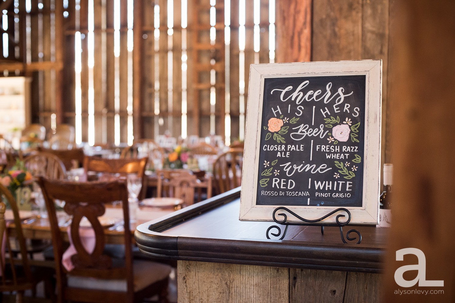 Tin-Roof-Barn-Wedding-Photography-White-Salmon-Washington_0045.jpg