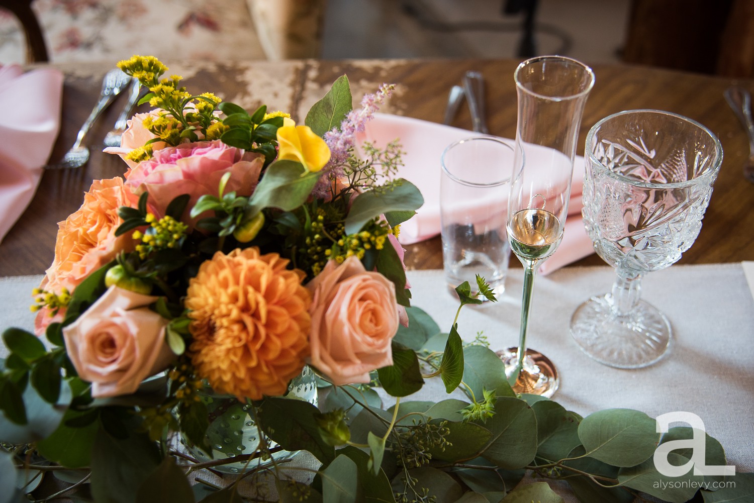 Tin-Roof-Barn-Wedding-Photography-White-Salmon-Washington_0050.jpg