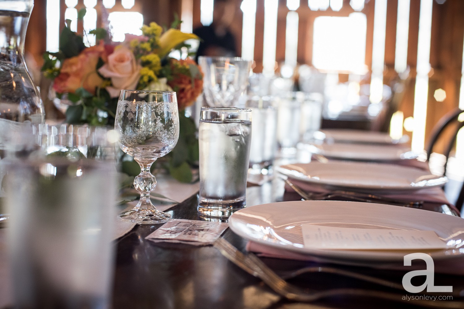 Tin-Roof-Barn-Wedding-Photography-White-Salmon-Washington_0051.jpg