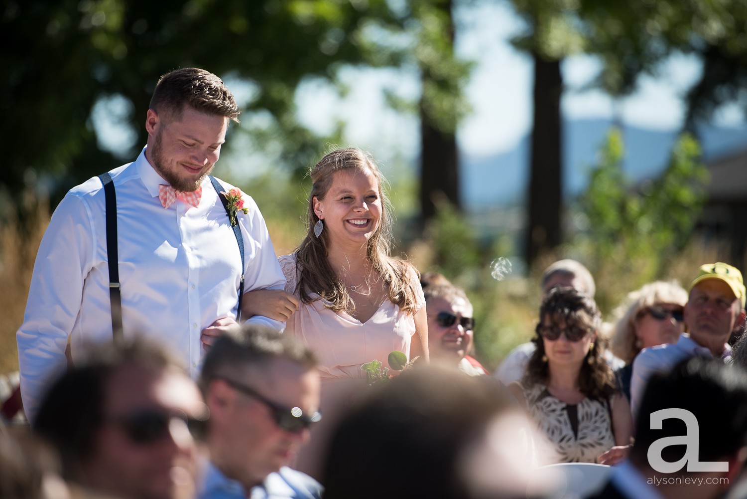 Tin-Roof-Barn-Wedding-Photography-White-Salmon-Washington_0058.jpg