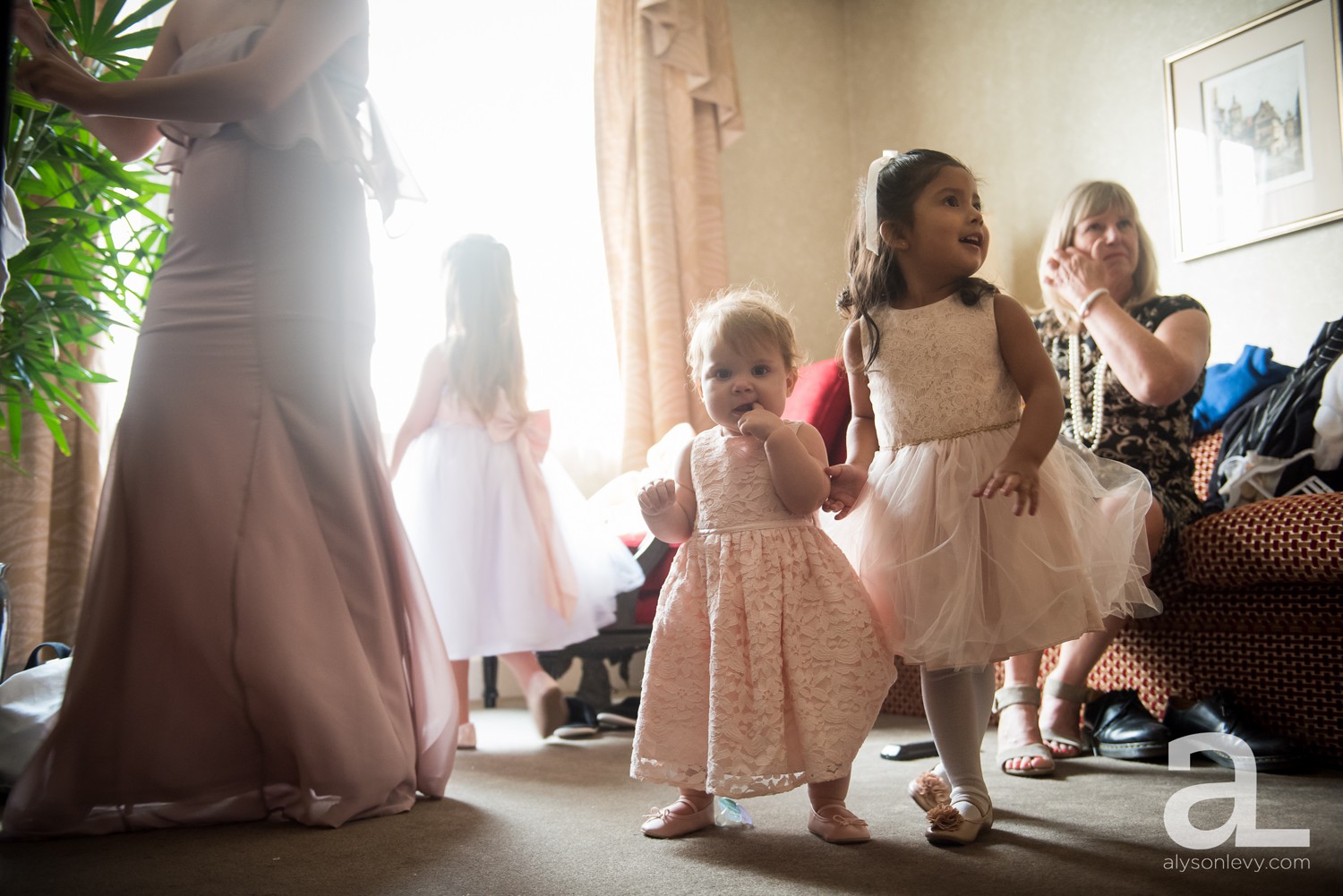 Downtown-Portland-Wedding-Photography_0002.jpg