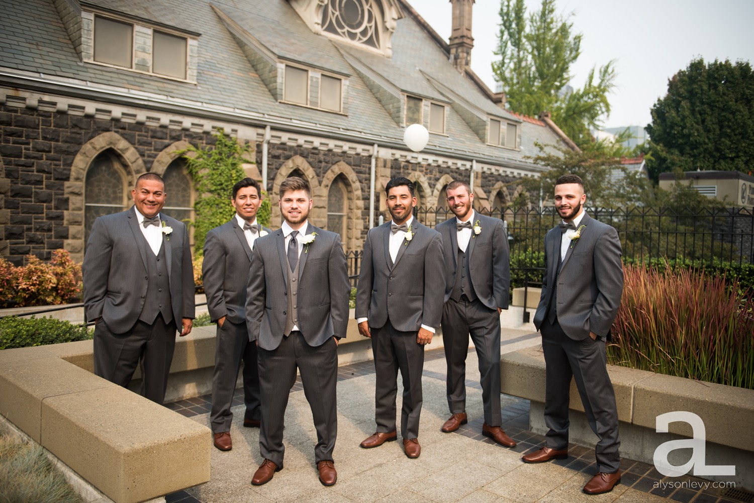 Downtown-Portland-Wedding-Photography_0013.jpg