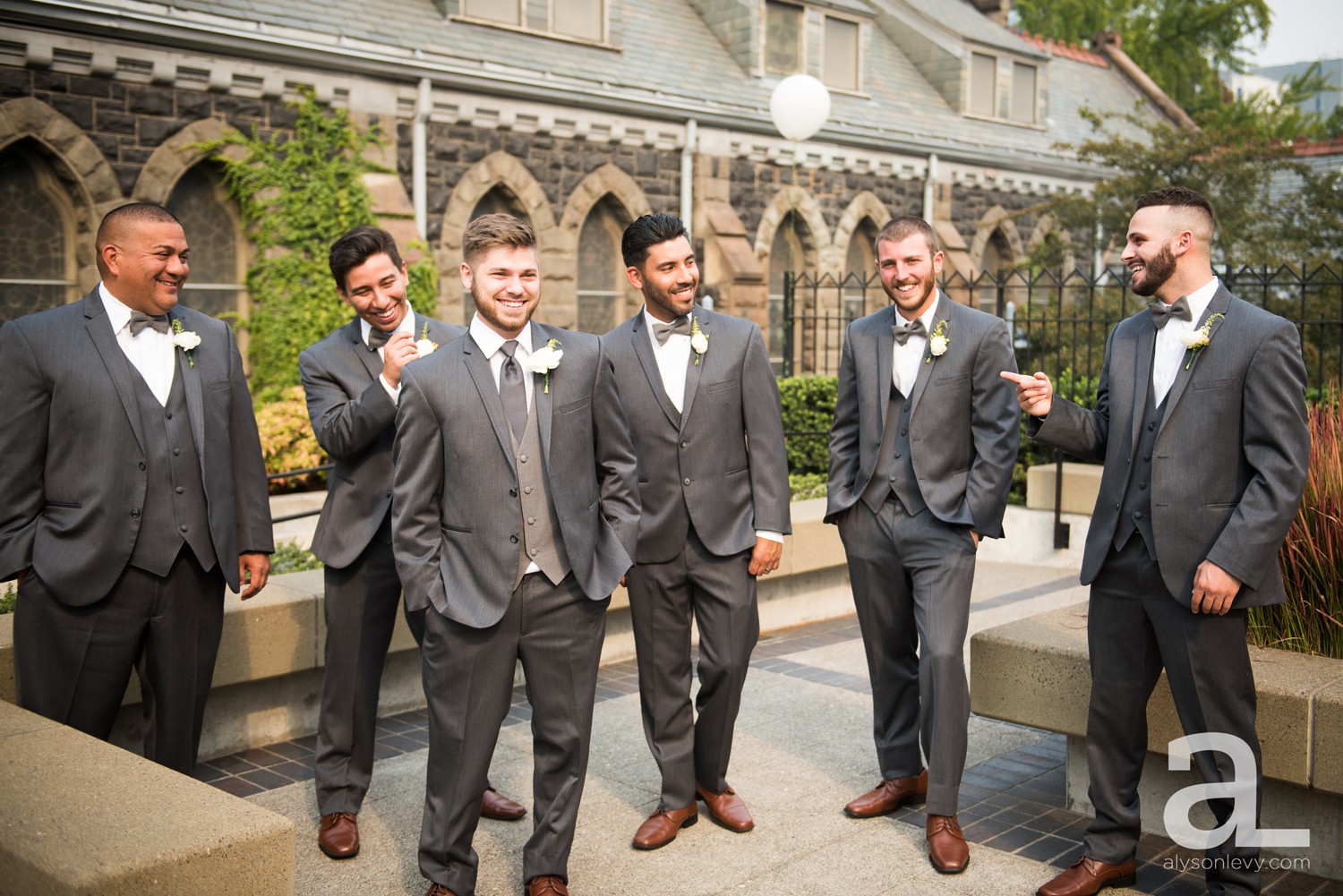 Downtown-Portland-Wedding-Photography_0014.jpg