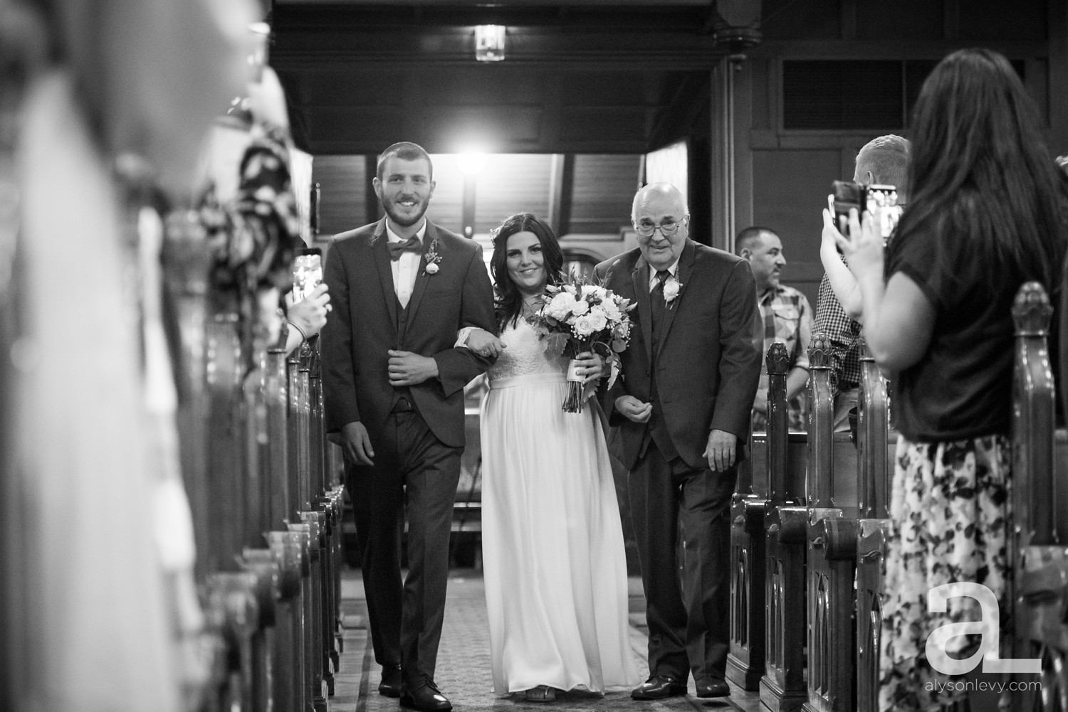 Downtown-Portland-Wedding-Photography_0032.jpg