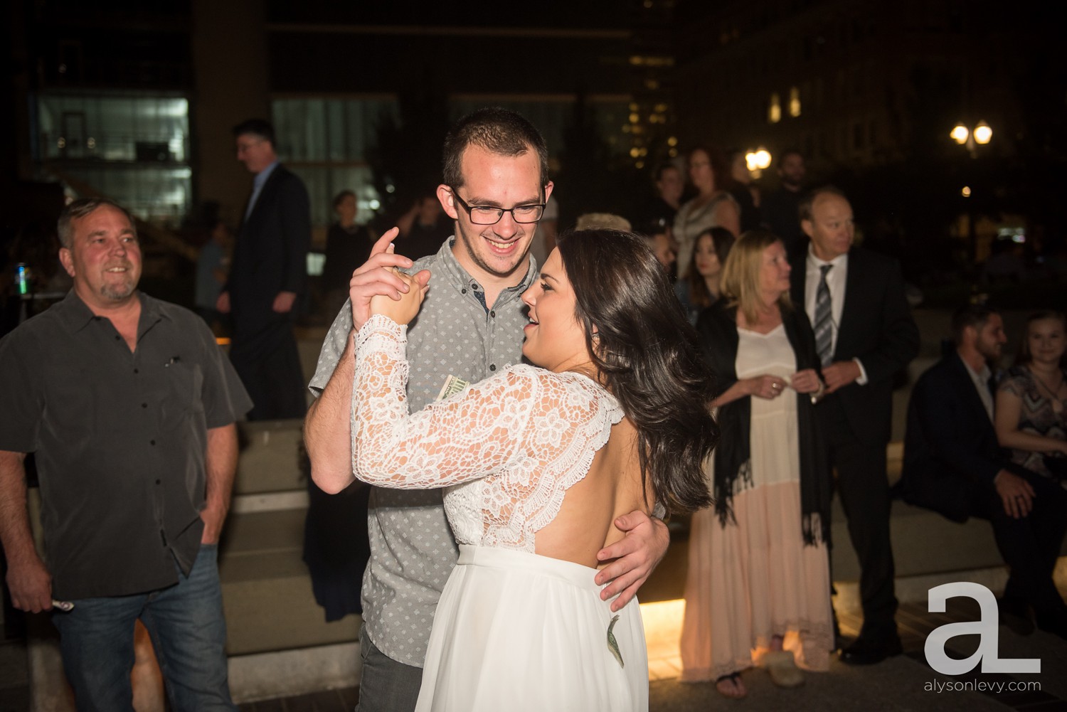 Downtown-Portland-Wedding-Photography_0080.jpg