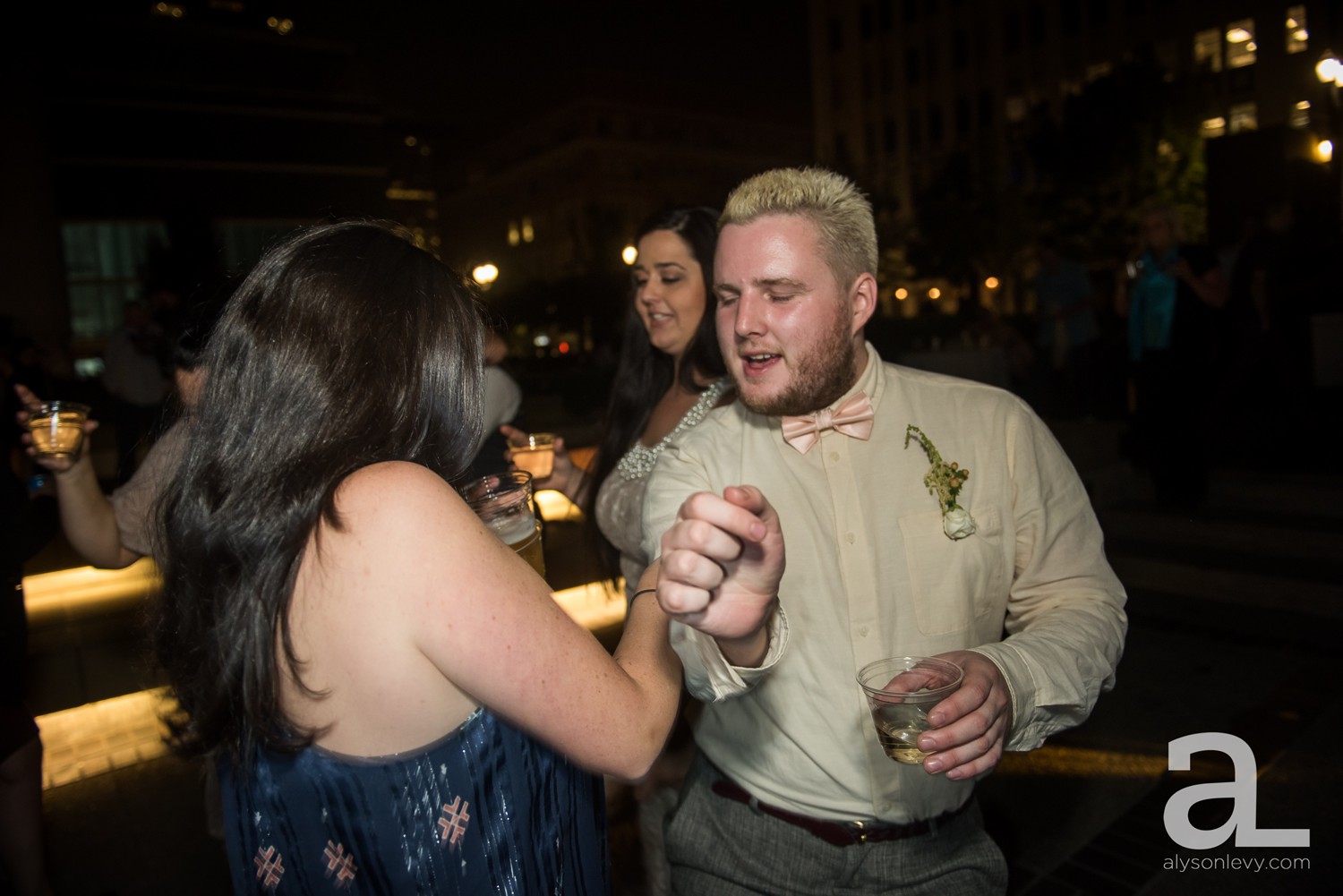 Downtown-Portland-Wedding-Photography_0096.jpg