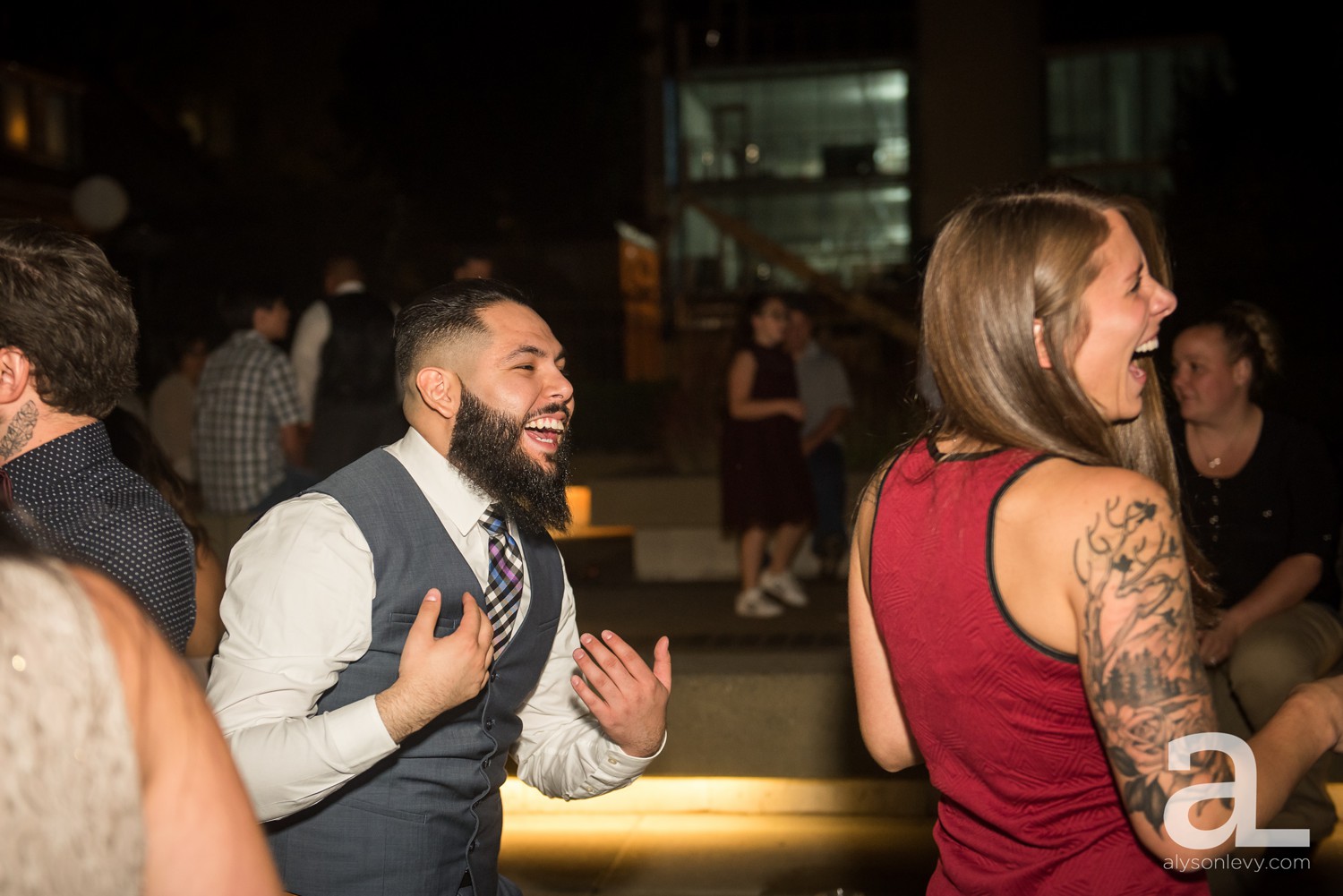 Downtown-Portland-Wedding-Photography_0097.jpg