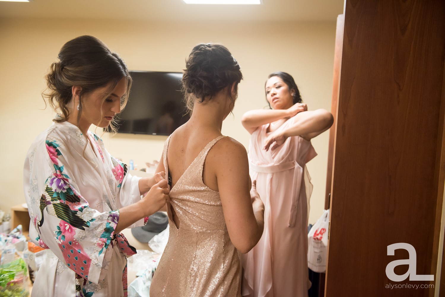 Portland-Oregon-Wedding-Photography-PortlandSpirit-Waterfront_0011.jpg