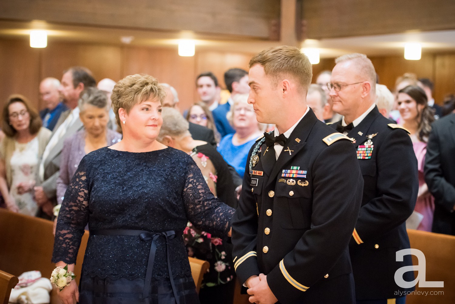 Portland-Oregon-Wedding-Photography-PortlandSpirit-Waterfront_0021.jpg