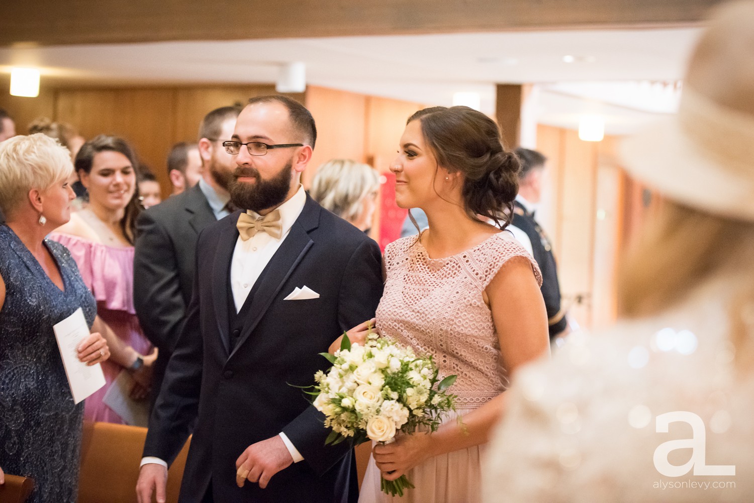 Portland-Oregon-Wedding-Photography-PortlandSpirit-Waterfront_0025.jpg