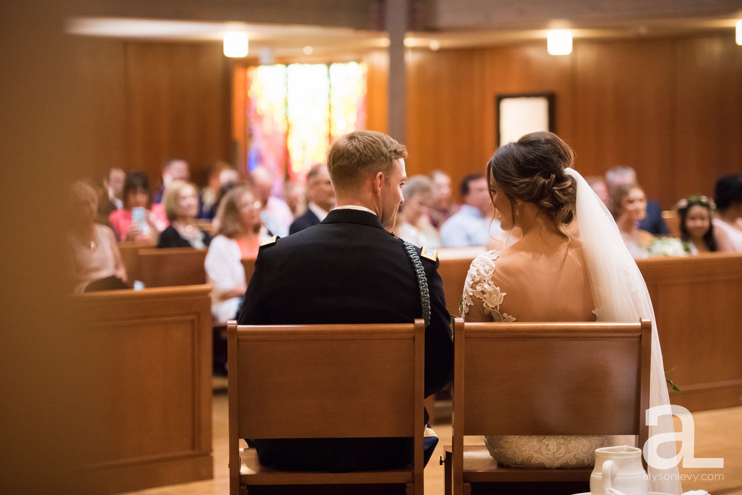 Portland-Oregon-Wedding-Photography-PortlandSpirit-Waterfront_0035.jpg