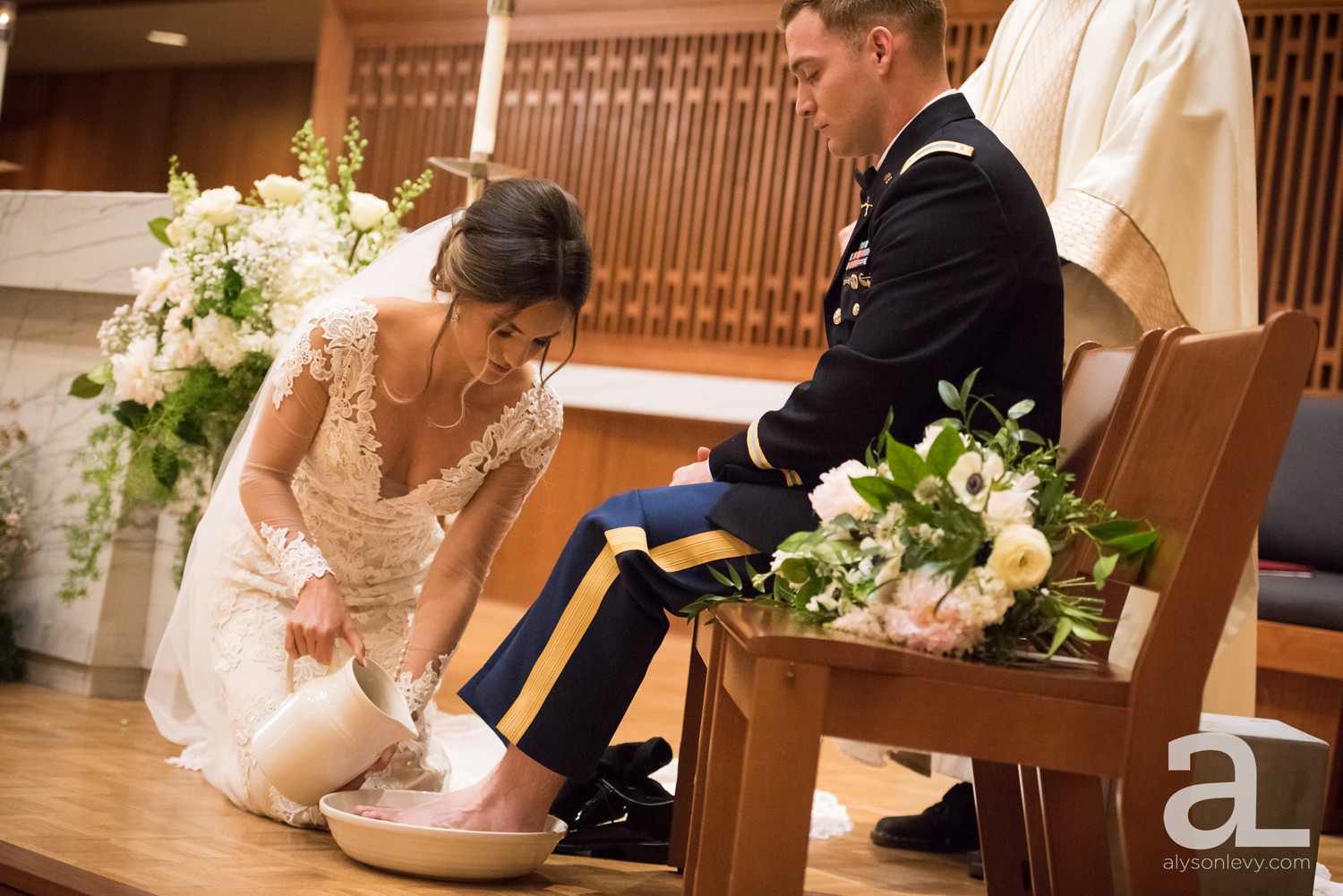 Portland-Oregon-Wedding-Photography-PortlandSpirit-Waterfront_0041.jpg