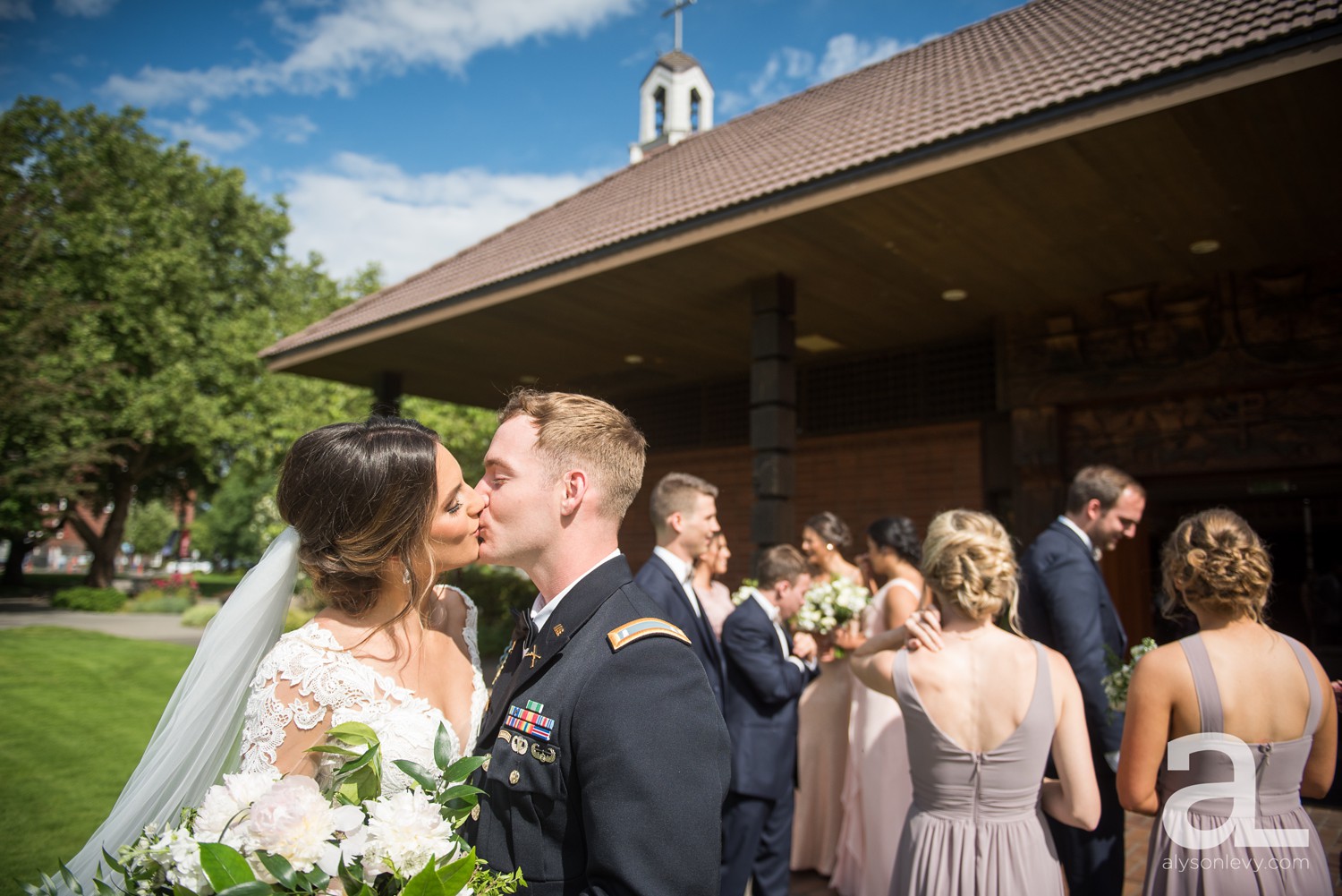 Portland-Oregon-Wedding-Photography-PortlandSpirit-Waterfront_0057.jpg
