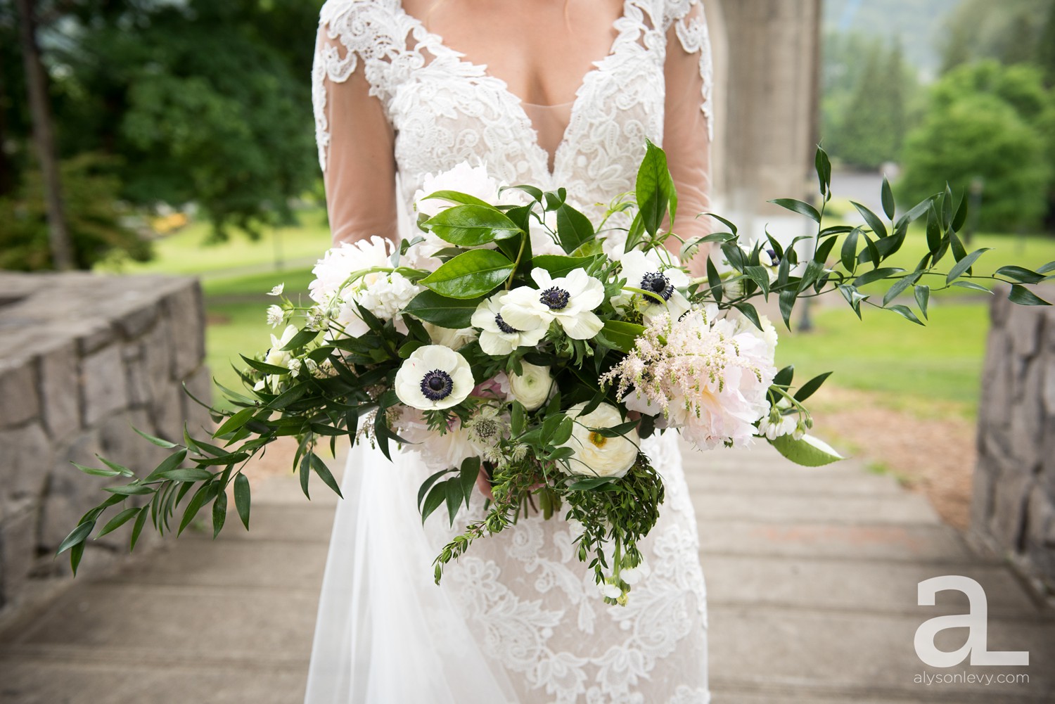 Portland-Oregon-Wedding-Photography-PortlandSpirit-Waterfront_0070.jpg