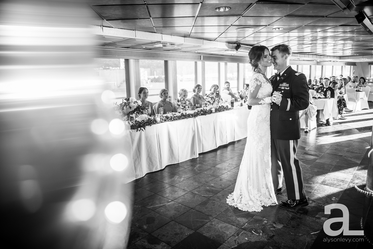 Portland-Oregon-Wedding-Photography-PortlandSpirit-Waterfront_0080.jpg