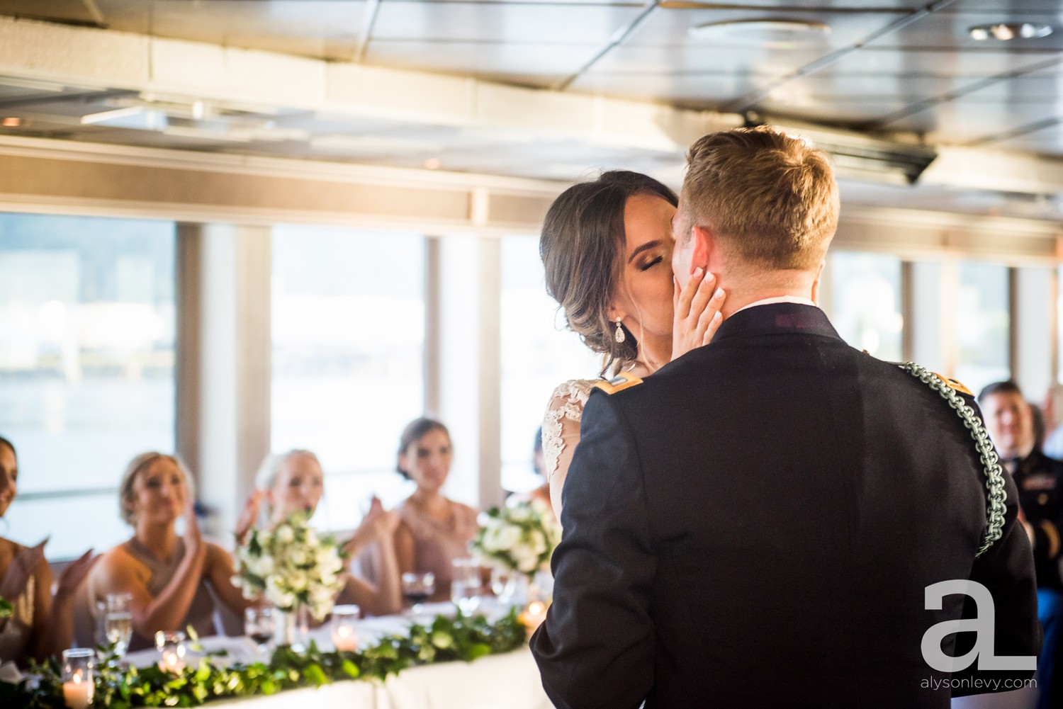 Portland-Oregon-Wedding-Photography-PortlandSpirit-Waterfront_0081.jpg