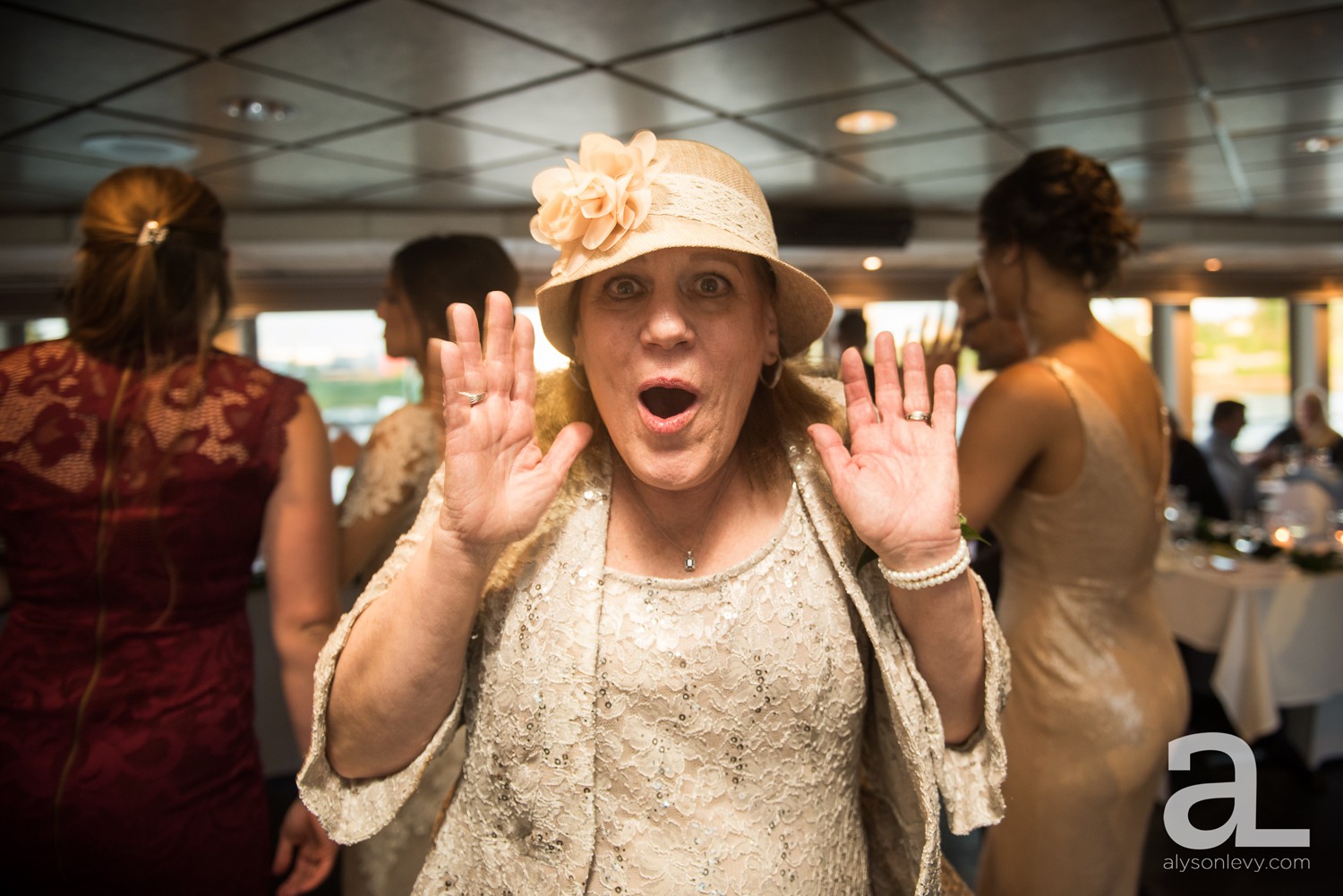 Portland-Oregon-Wedding-Photography-PortlandSpirit-Waterfront_0102.jpg