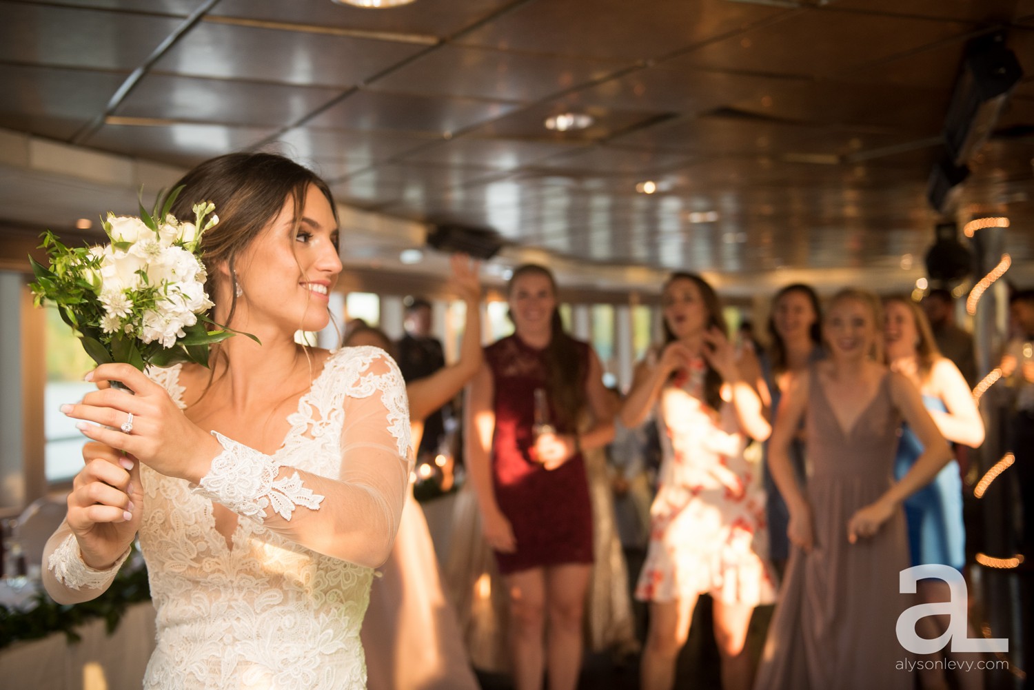 Portland-Oregon-Wedding-Photography-PortlandSpirit-Waterfront_0103.jpg