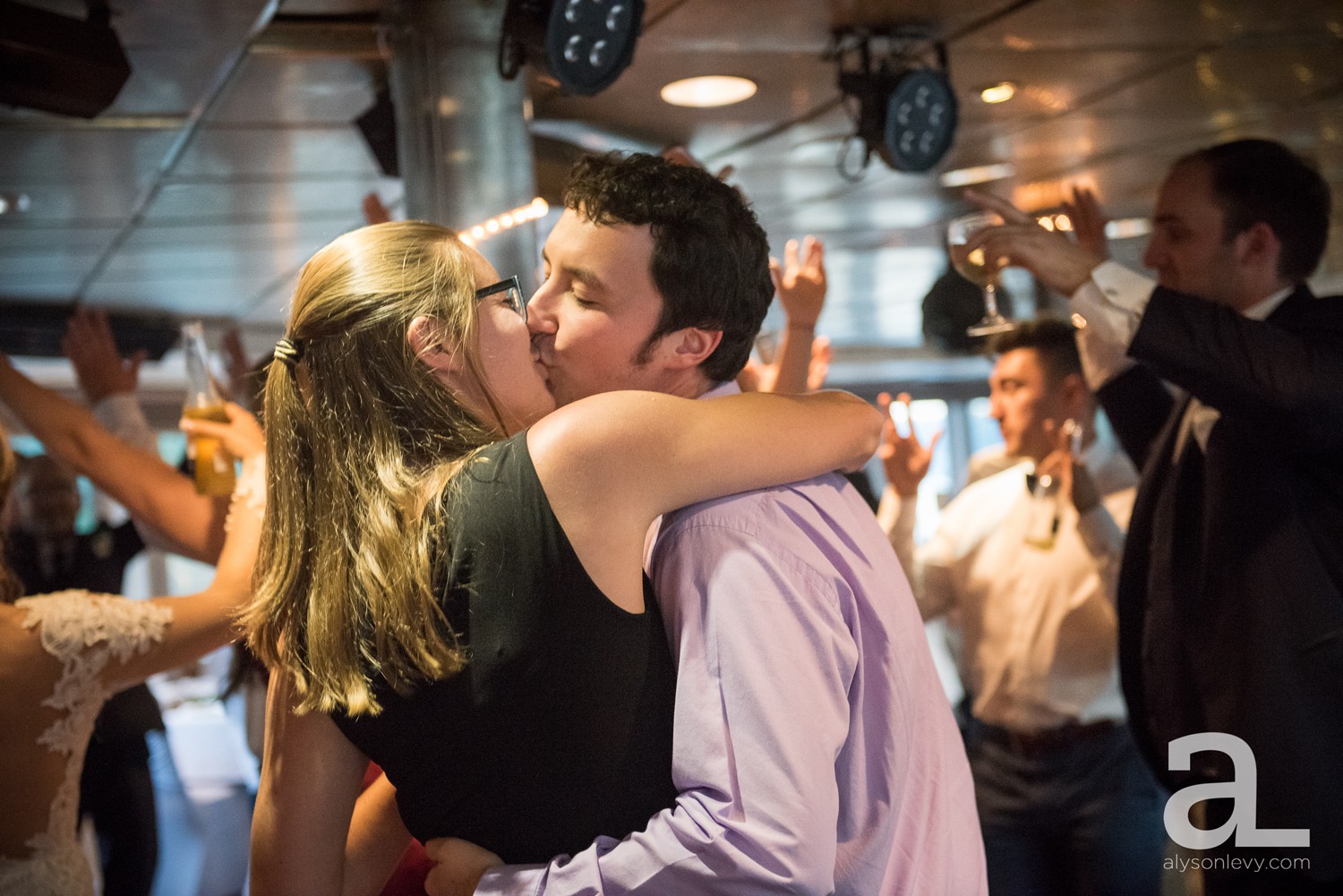 Portland-Oregon-Wedding-Photography-PortlandSpirit-Waterfront_0108.jpg