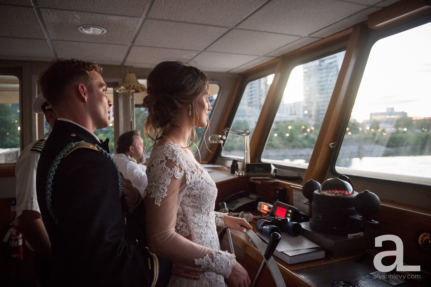Portland-Oregon-Wedding-Photography-PortlandSpirit-Waterfront_0119.jpg