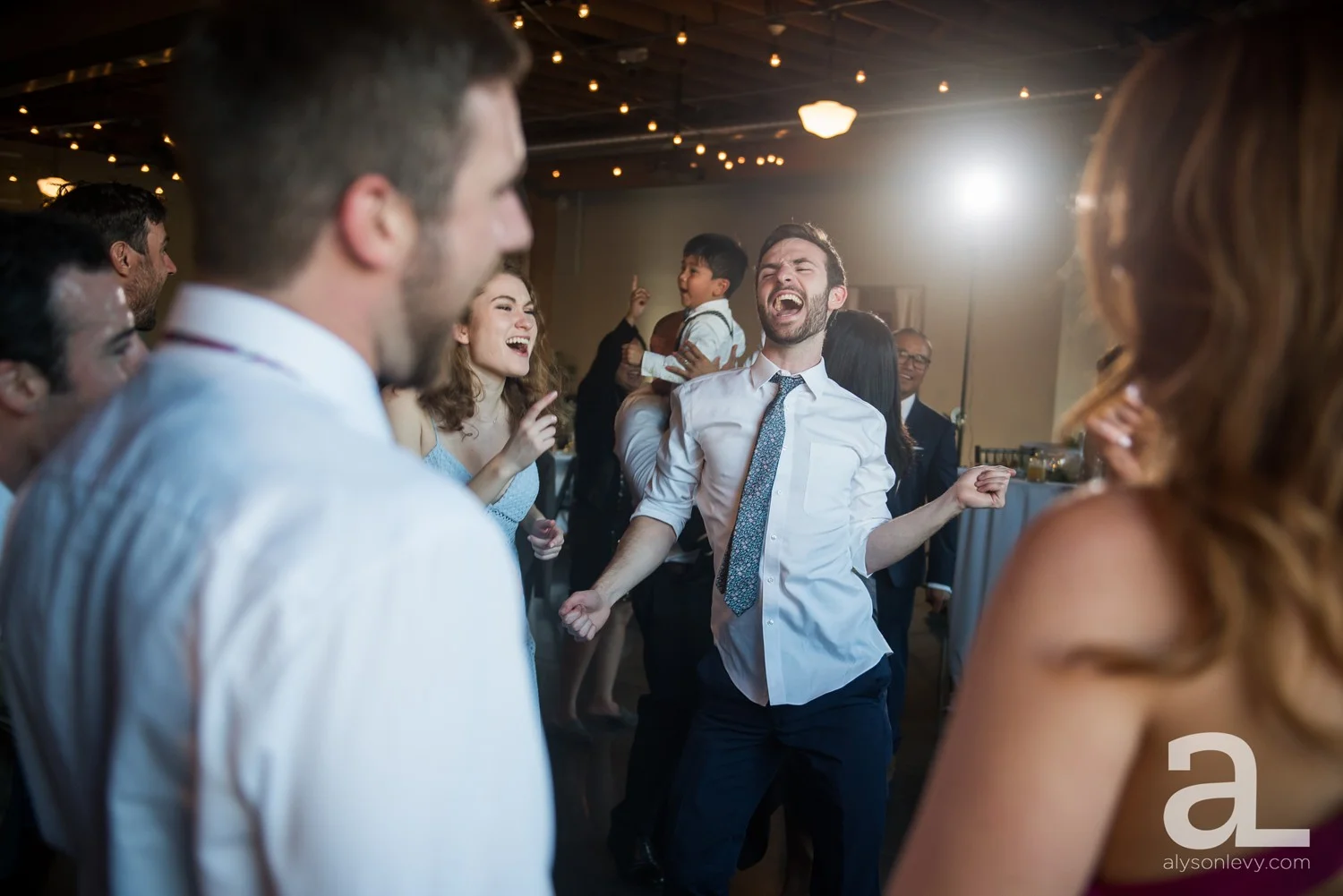 Castaway-Portland-Oregon-Urban-Wedding-Photography_0075.jpg