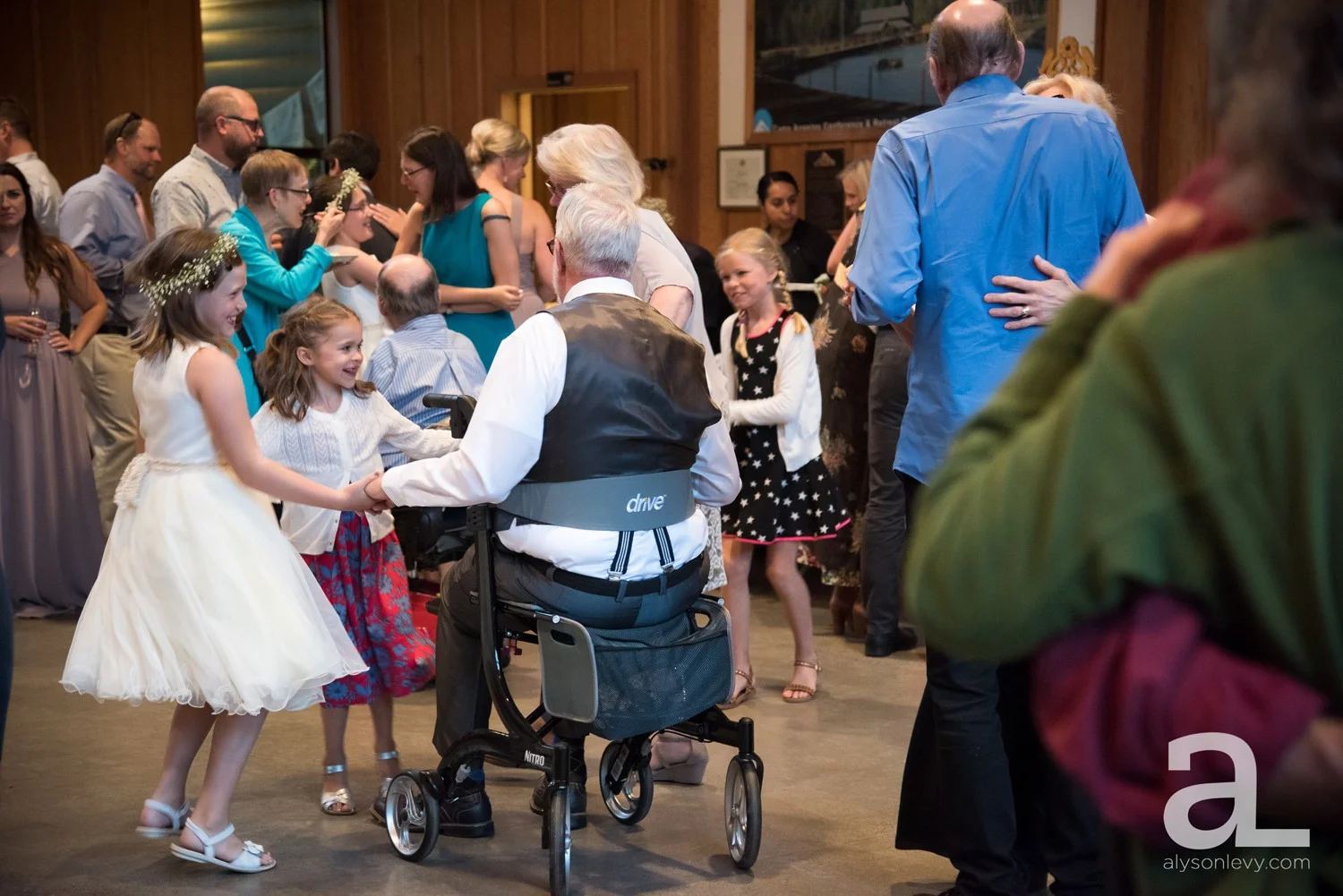 Camp-Angelos-Columbia-River-Gorge-Wedding-Photography_0131.jpg