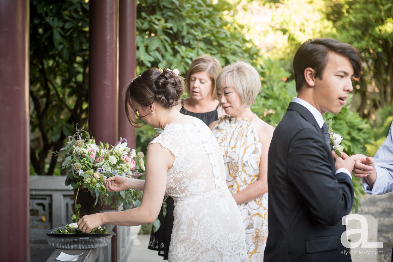 Coopers-Hall-Lan-Su-Chinese-Garden-Portland-Wedding-Photography_0018.jpg