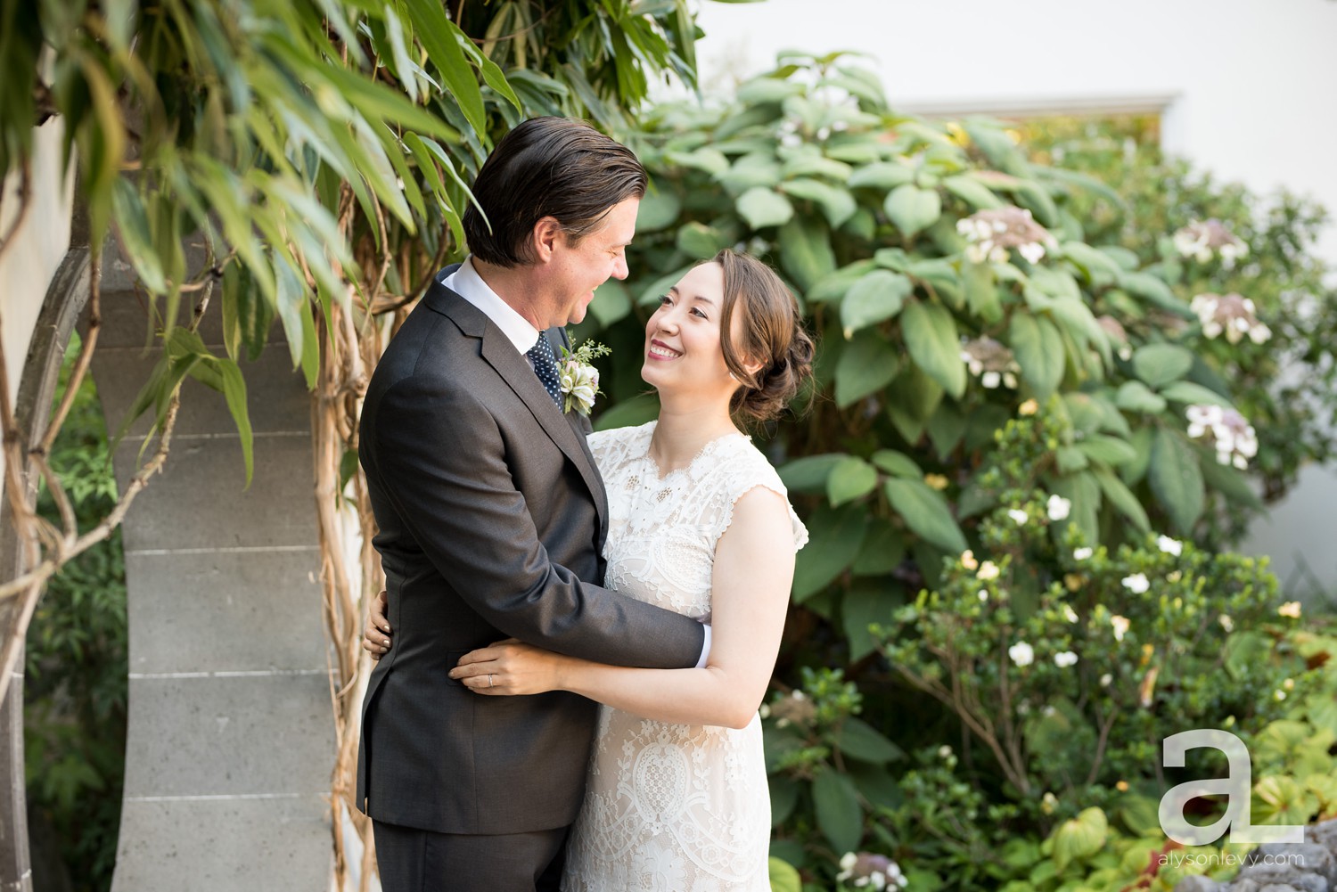 Coopers-Hall-Lan-Su-Chinese-Garden-Portland-Wedding-Photography_0027.jpg