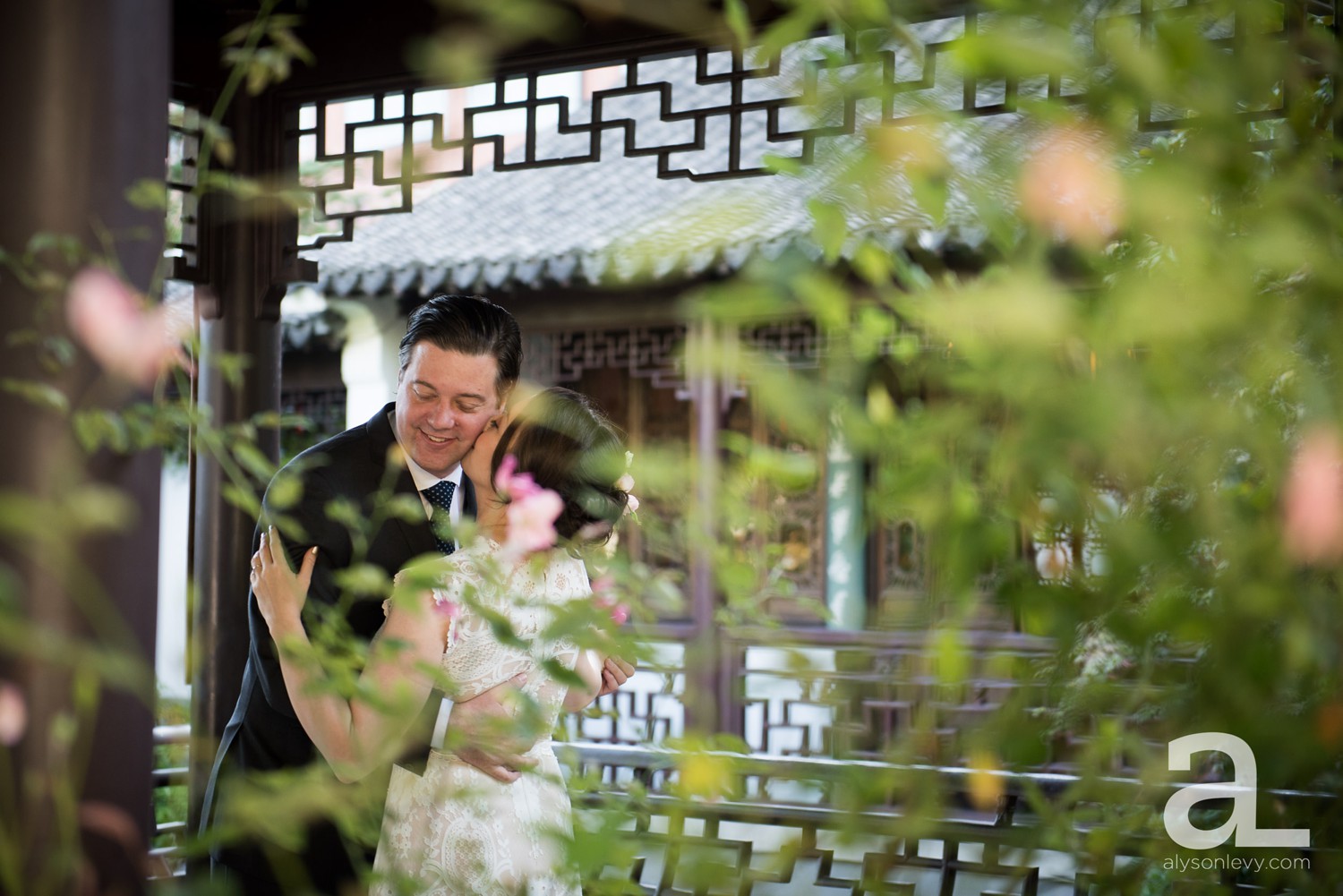 Coopers-Hall-Lan-Su-Chinese-Garden-Portland-Wedding-Photography_0030.jpg