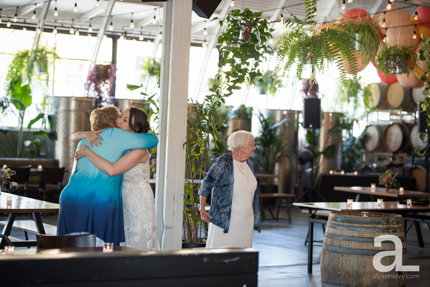 Coopers-Hall-Lan-Su-Chinese-Garden-Portland-Wedding-Photography_0094.jpg
