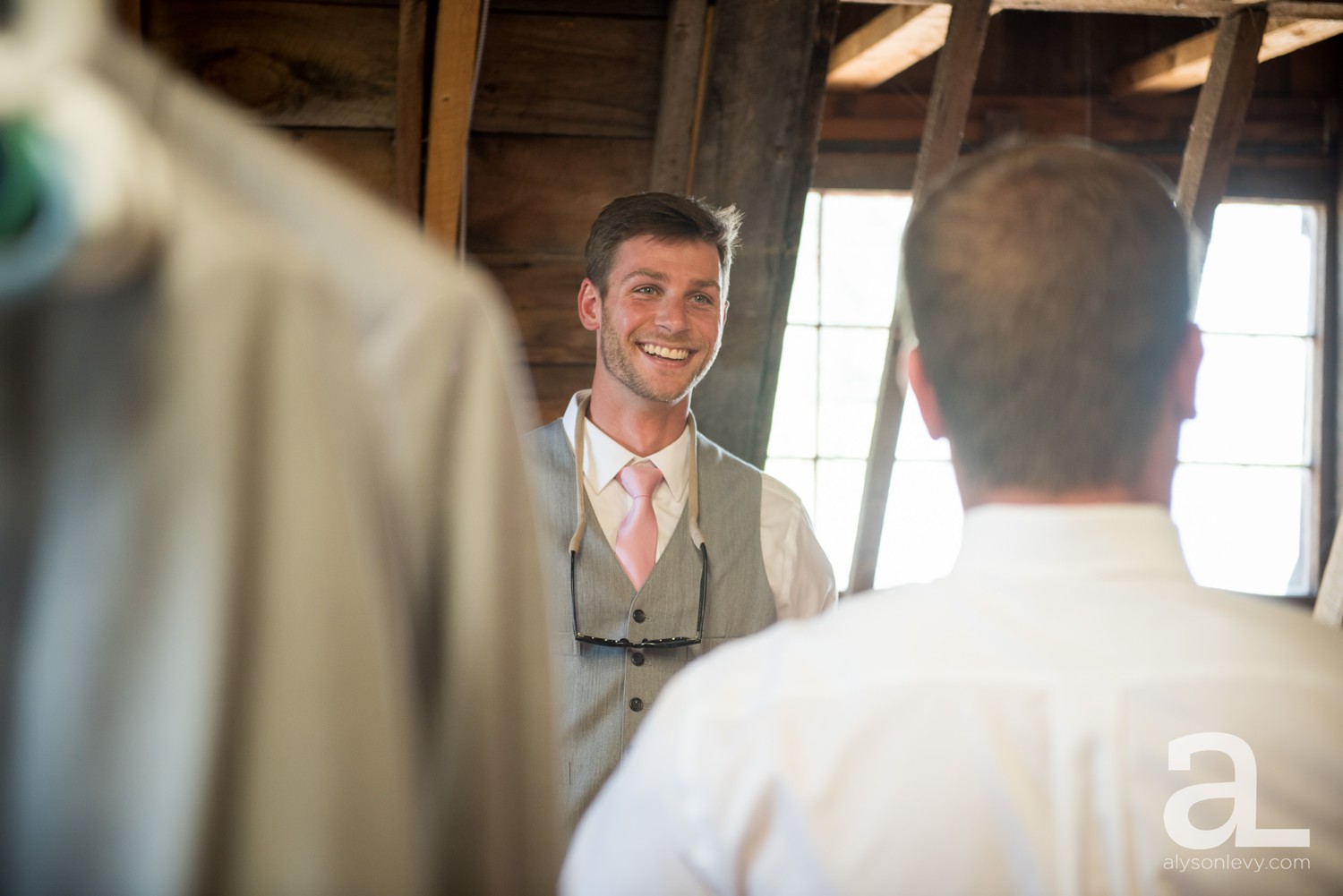 Destination-Wedding-Photography-Evergreen-Memorial-Barn_0022.jpg