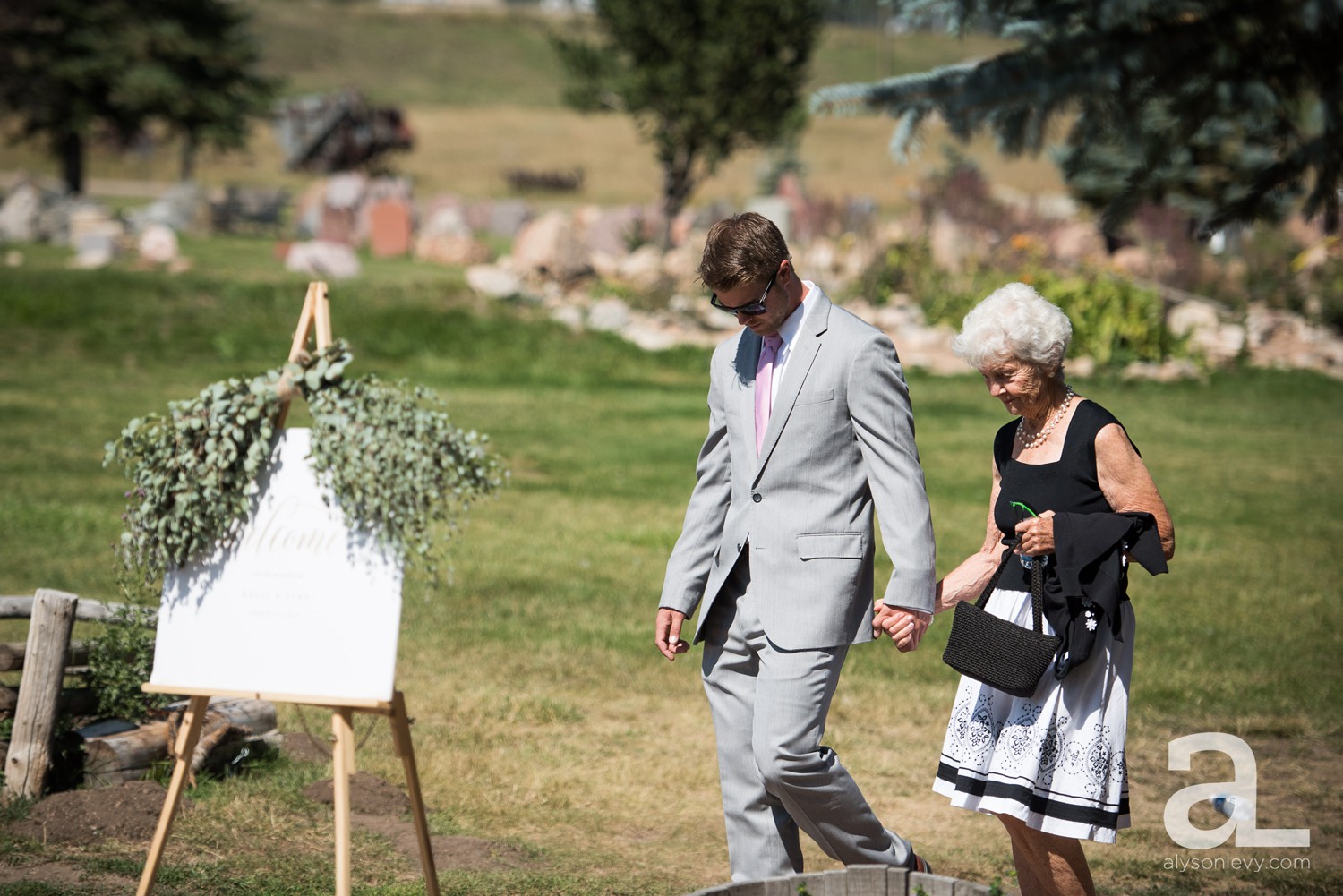 Destination-Wedding-Photography-Evergreen-Memorial-Barn_0029.jpg