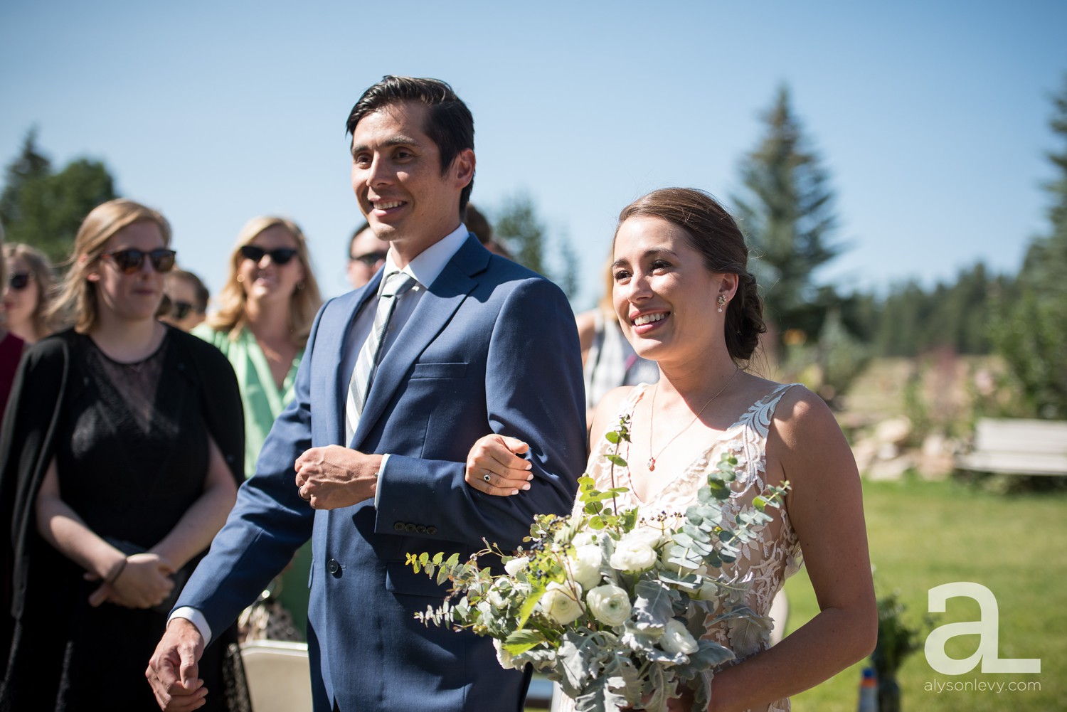 Destination-Wedding-Photography-Evergreen-Memorial-Barn_0038.jpg