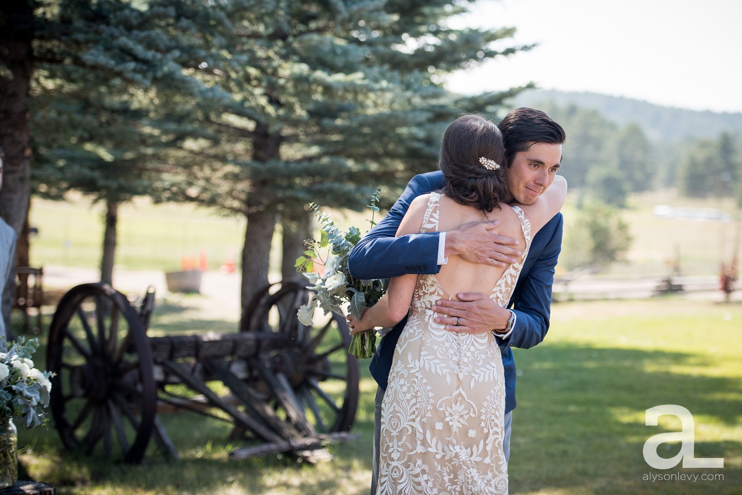 Destination-Wedding-Photography-Evergreen-Memorial-Barn_0040.jpg