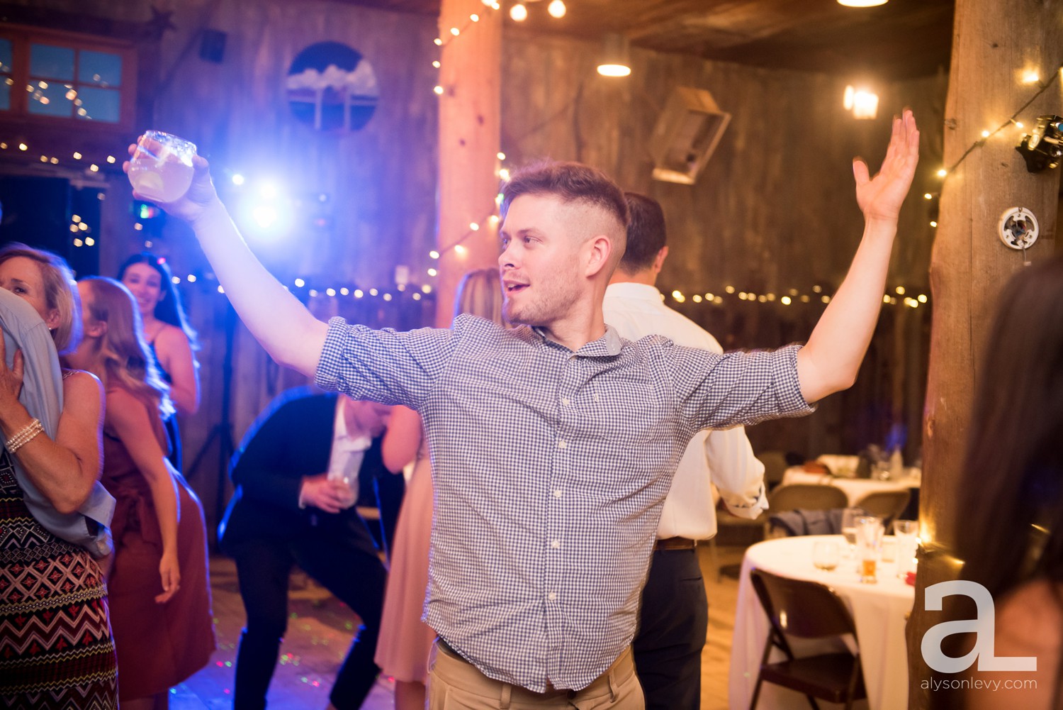 Destination-Wedding-Photography-Evergreen-Memorial-Barn_0113.jpg