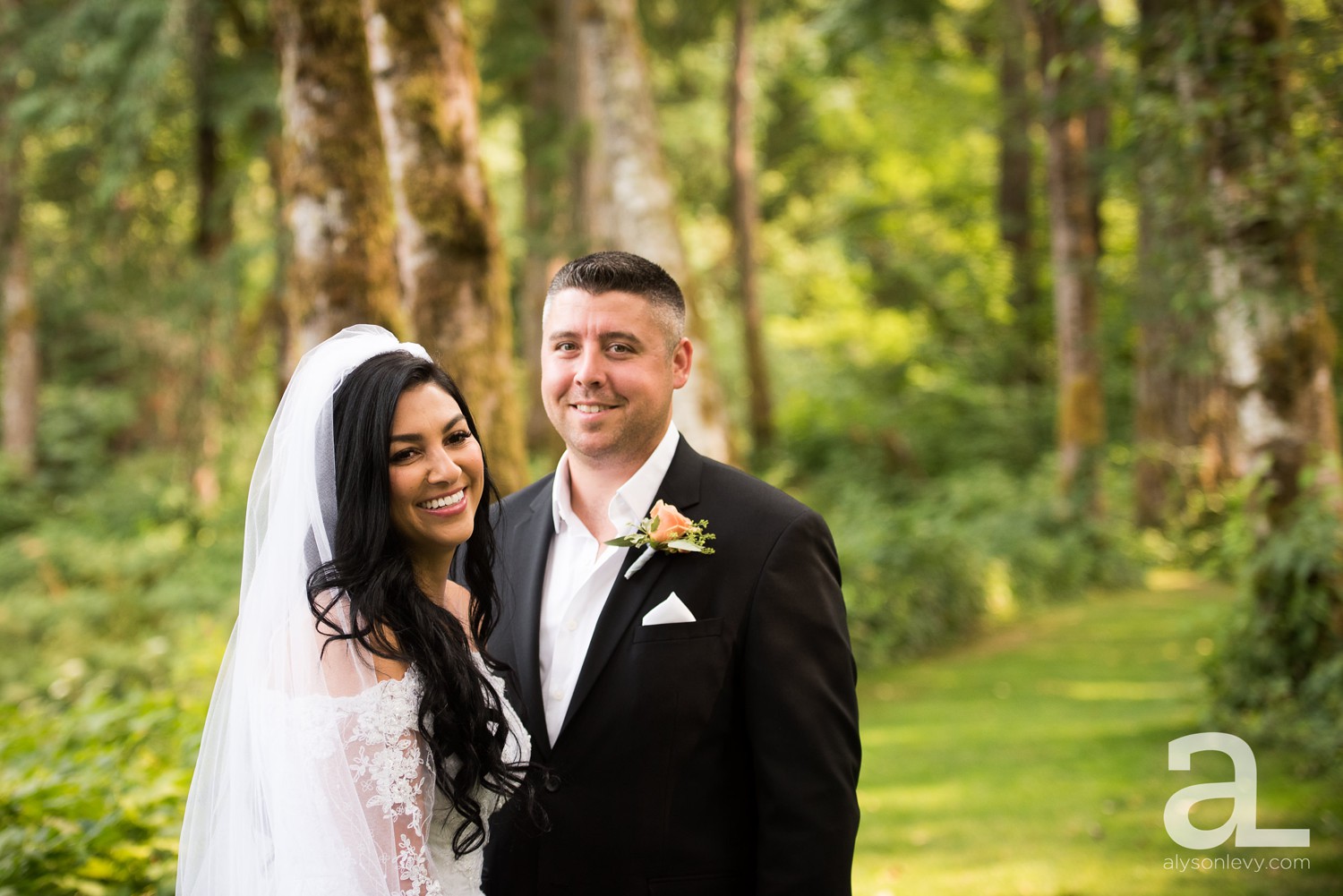 Portland-Wedding-Photography-Bridal-Veil-Lakes_0014.jpg
