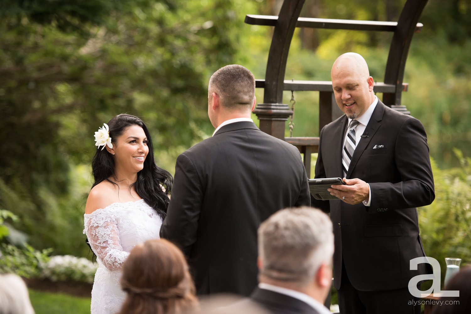 Portland-Wedding-Photography-Bridal-Veil-Lakes_0035.jpg