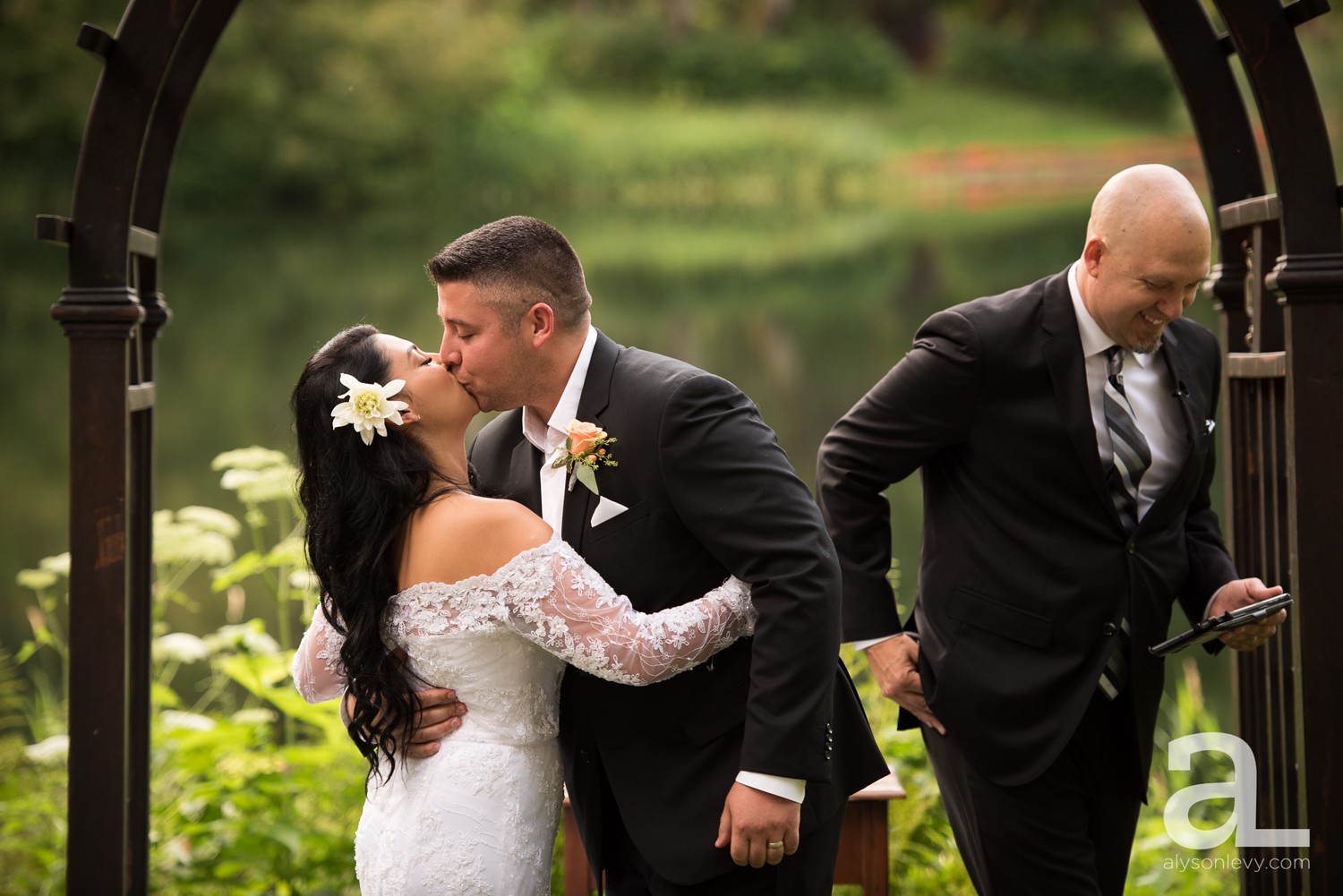 Portland-Wedding-Photography-Bridal-Veil-Lakes_0045.jpg